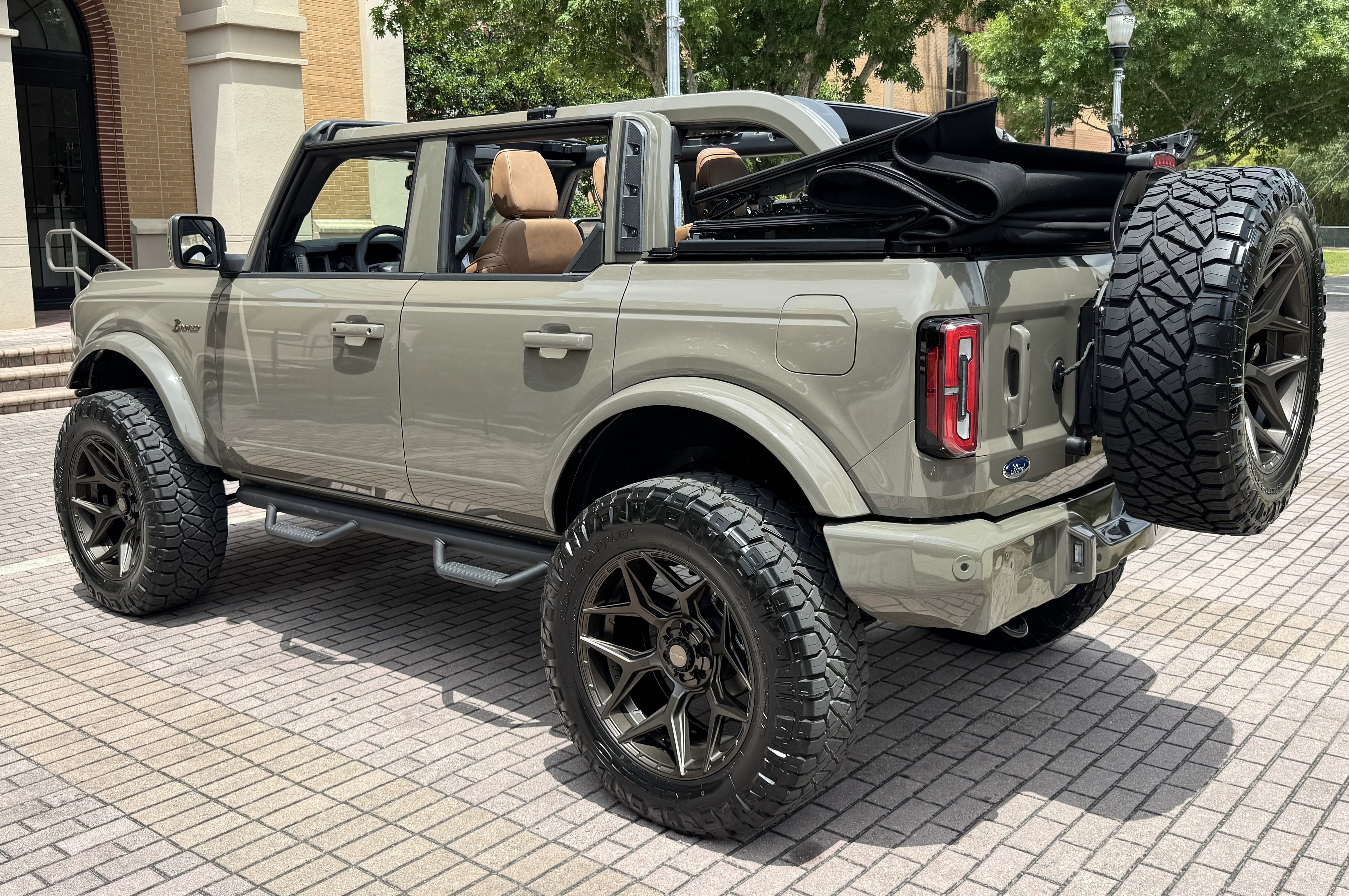2025 Ford Bronco Outer Banks V6 Custom Lifted