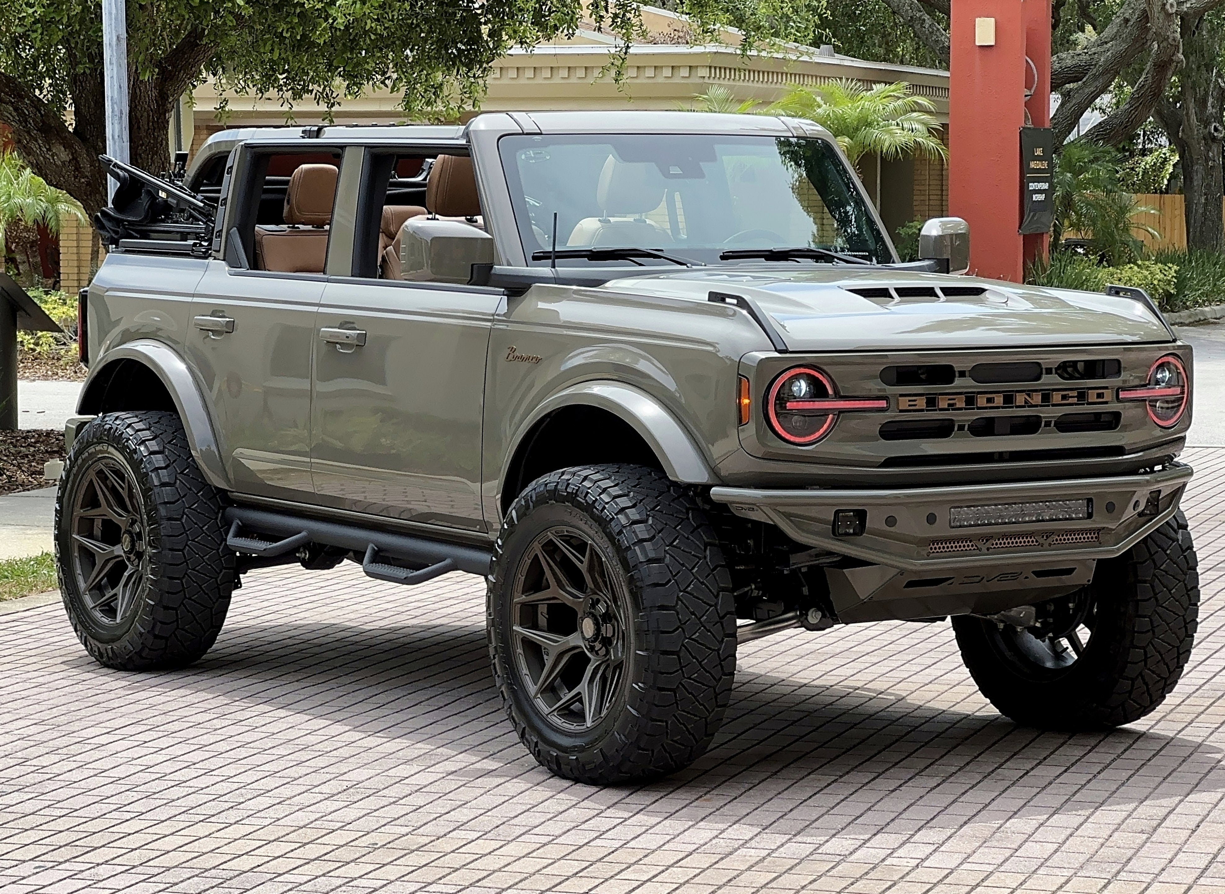 2025 Ford Bronco Outer Banks V6 Custom Lifted