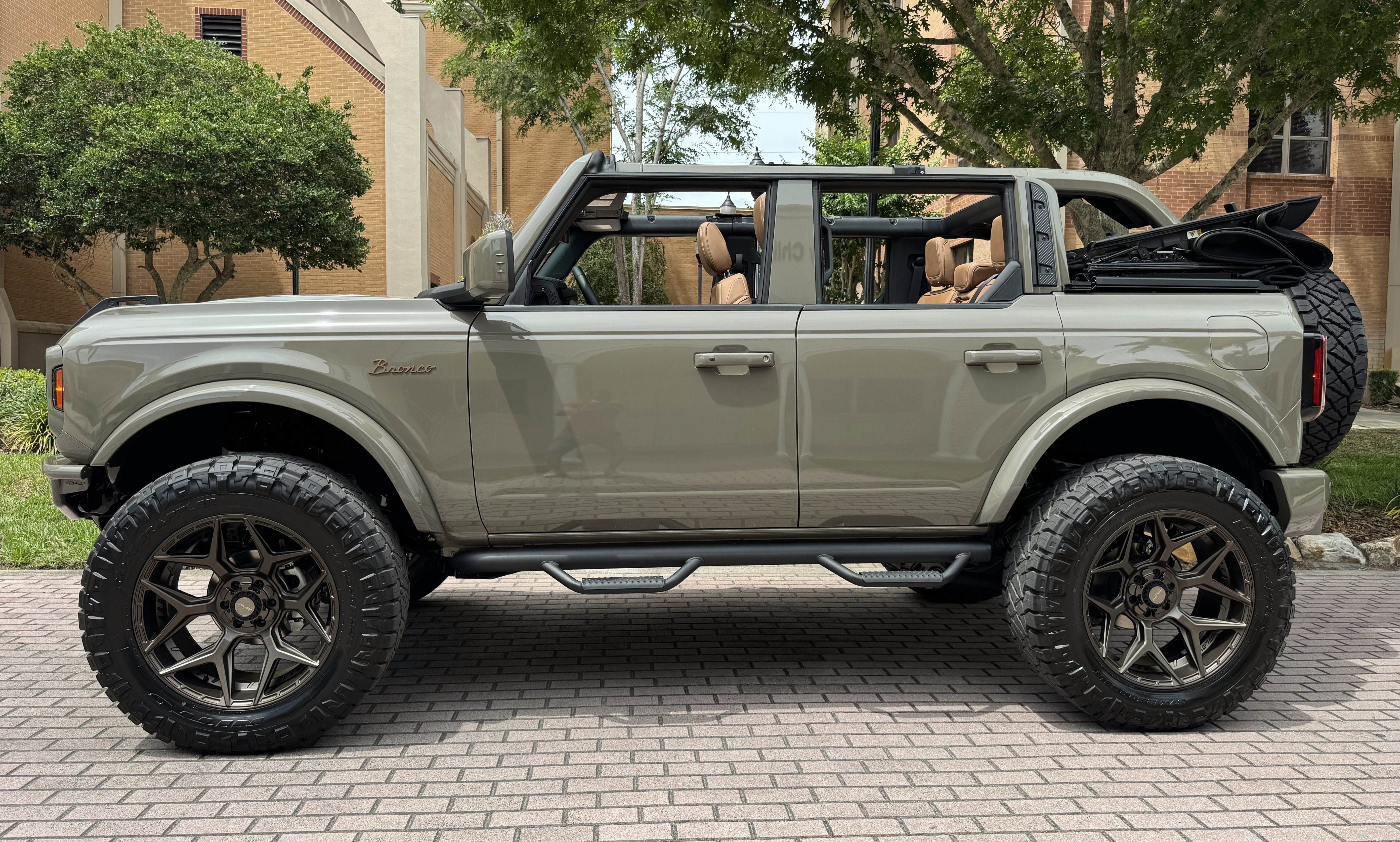 2025 Ford Bronco Outer Banks V6 Custom Lifted
