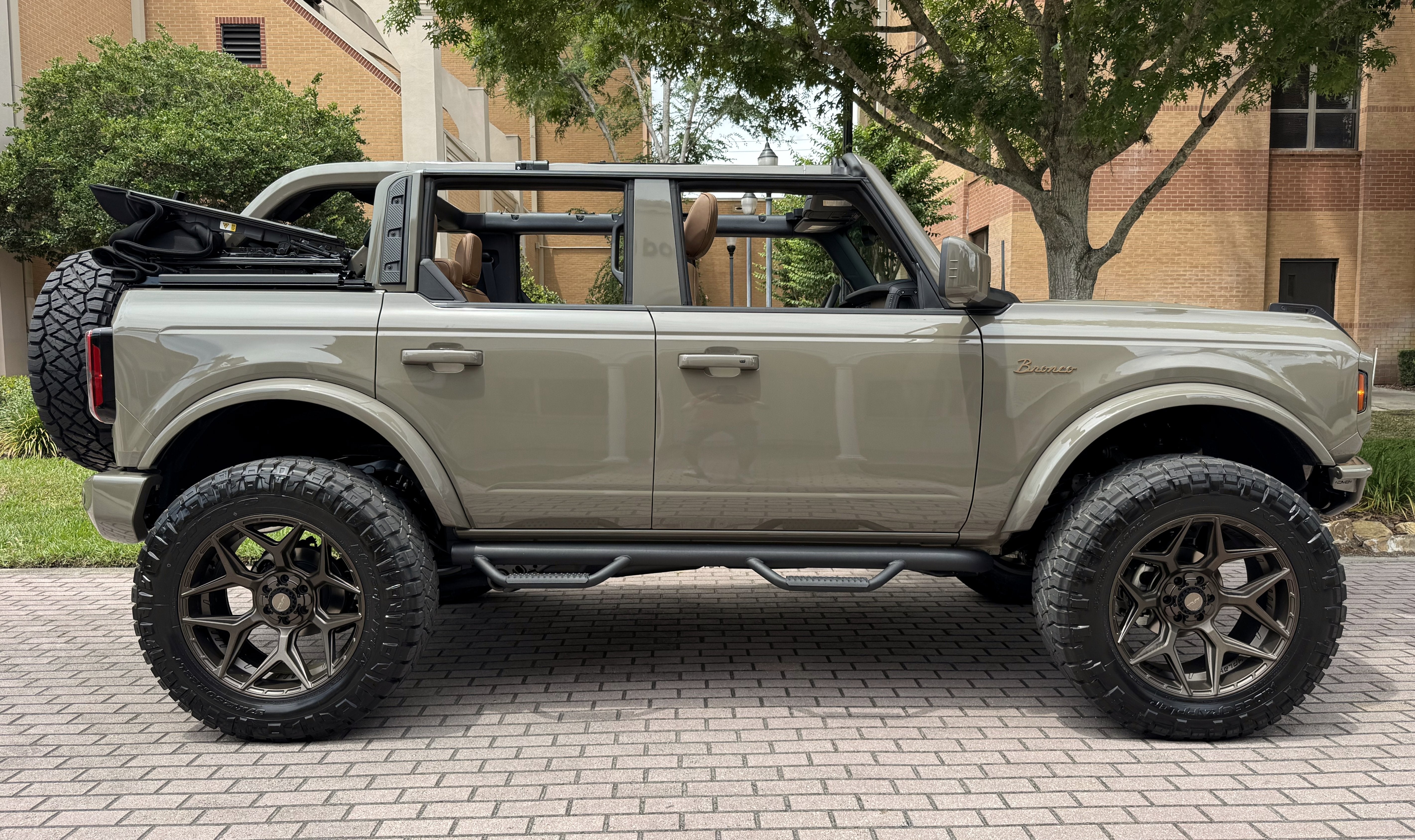 2025 Ford Bronco Outer Banks V6 Custom Lifted