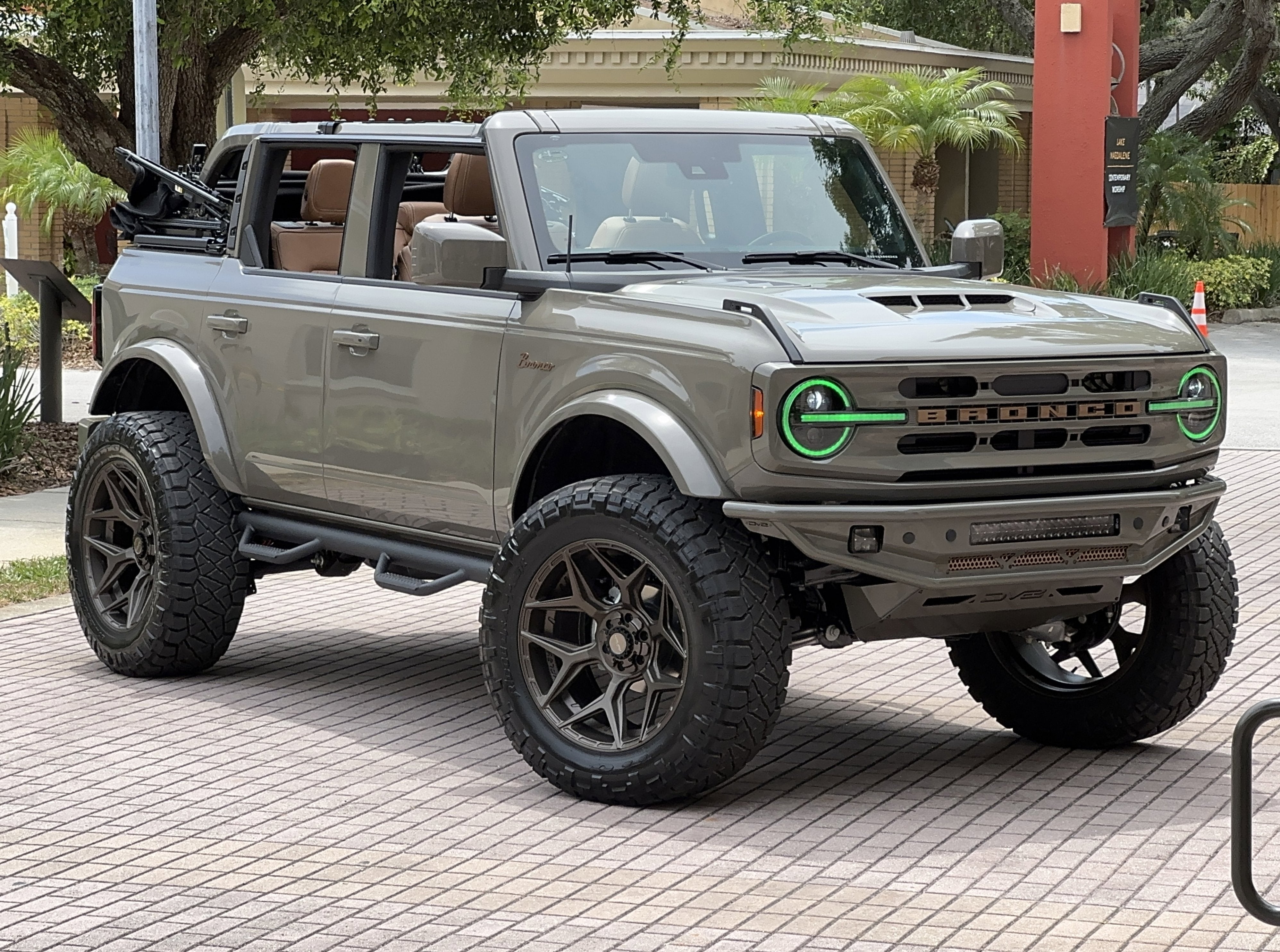 2025 Ford Bronco Outer Banks V6 Custom Lifted
