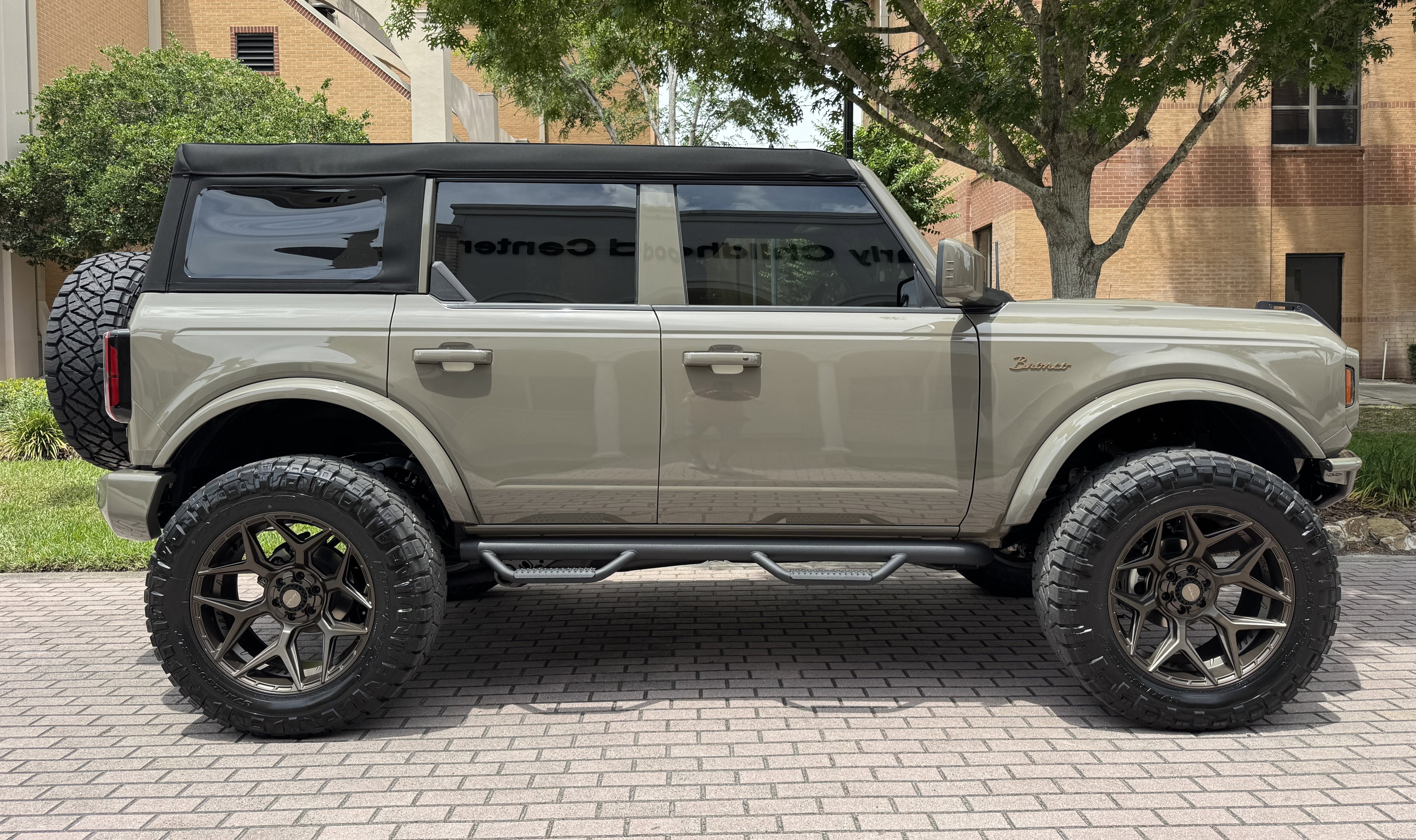 2025 Ford Bronco Outer Banks V6 Custom Lifted