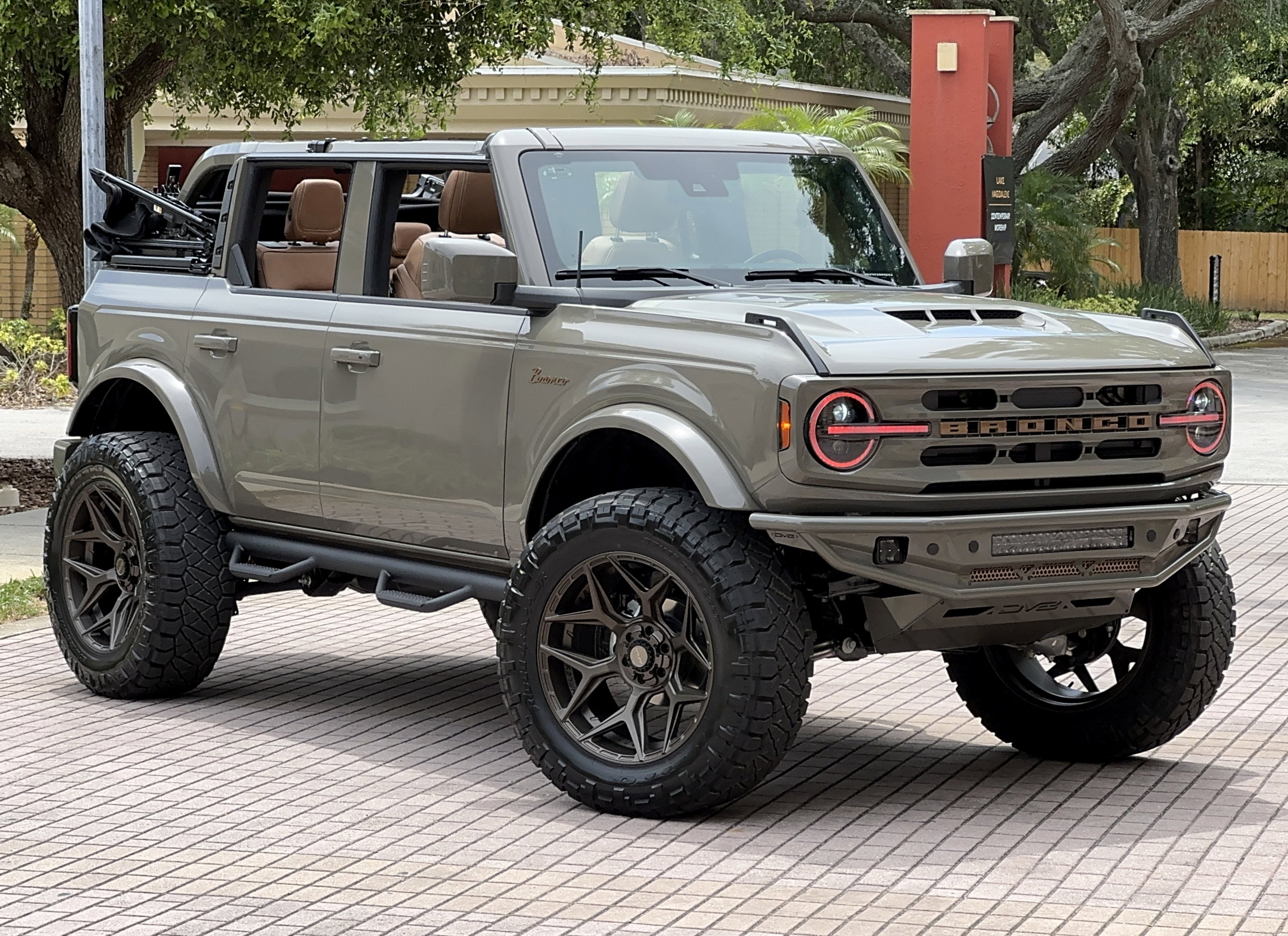 2025 Ford Bronco Outer Banks V6 Custom Lifted