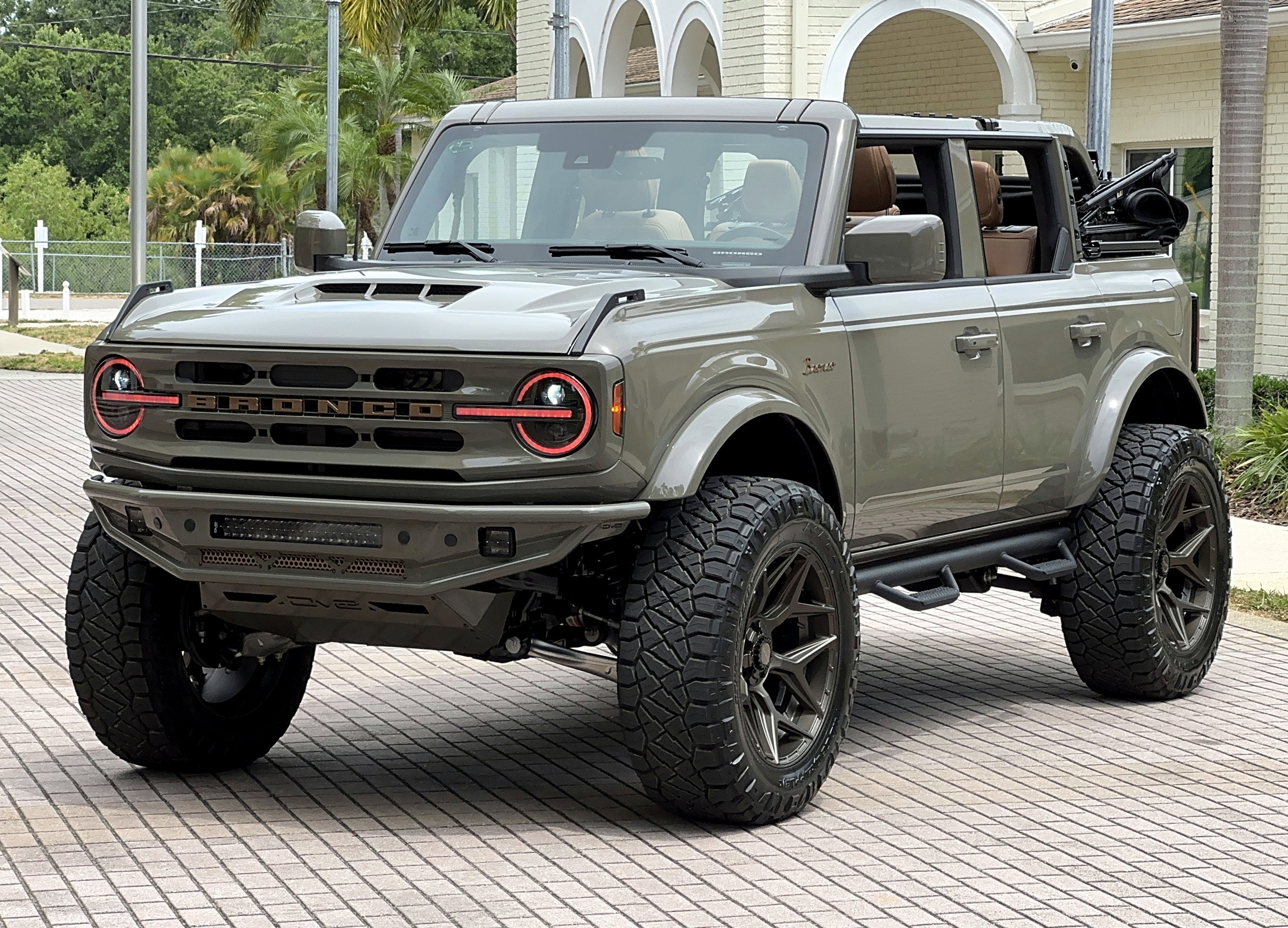 2025 Ford Bronco Outer Banks V6 Custom Lifted