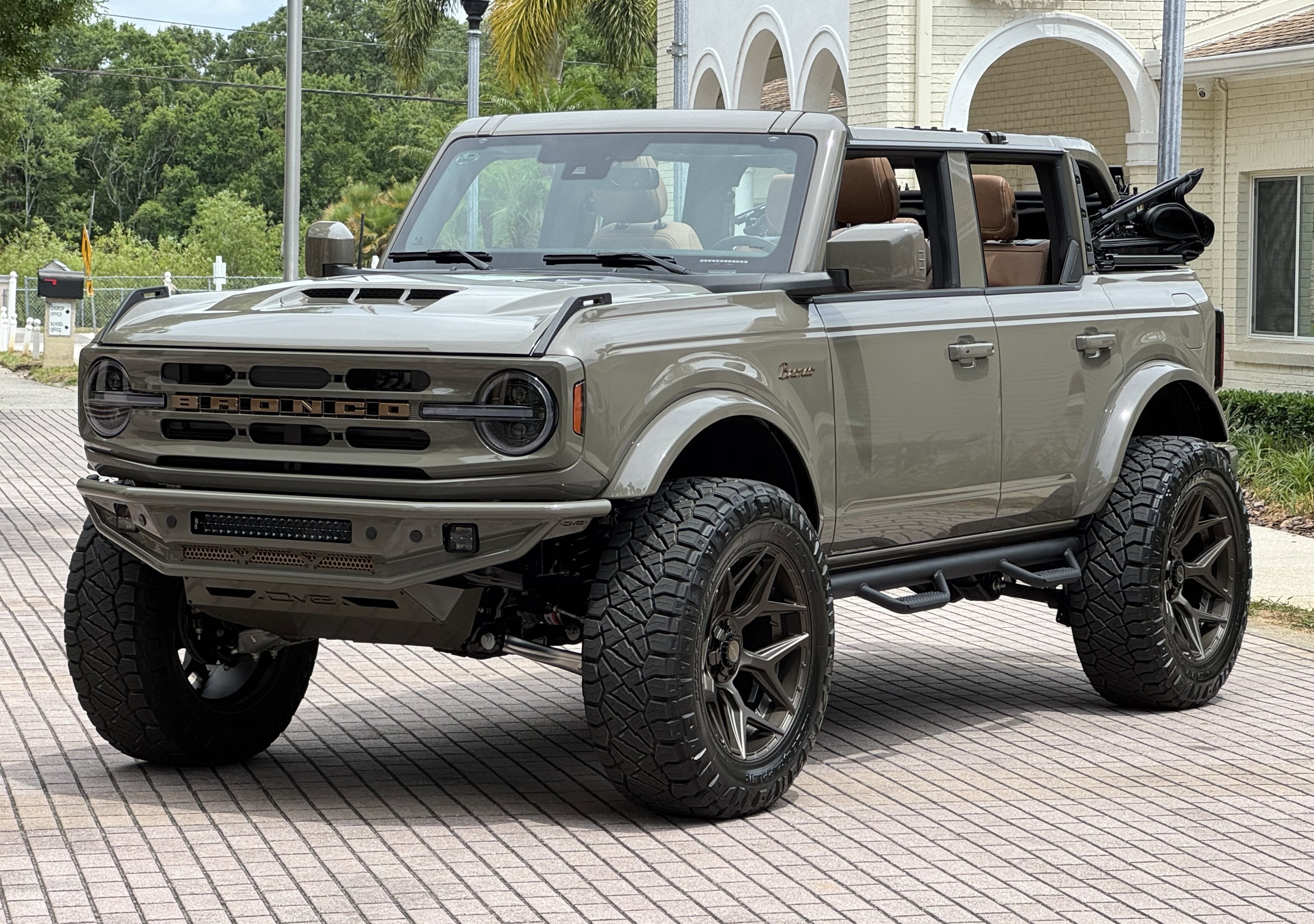 2025 Ford Bronco Outer Banks V6 Custom Lifted