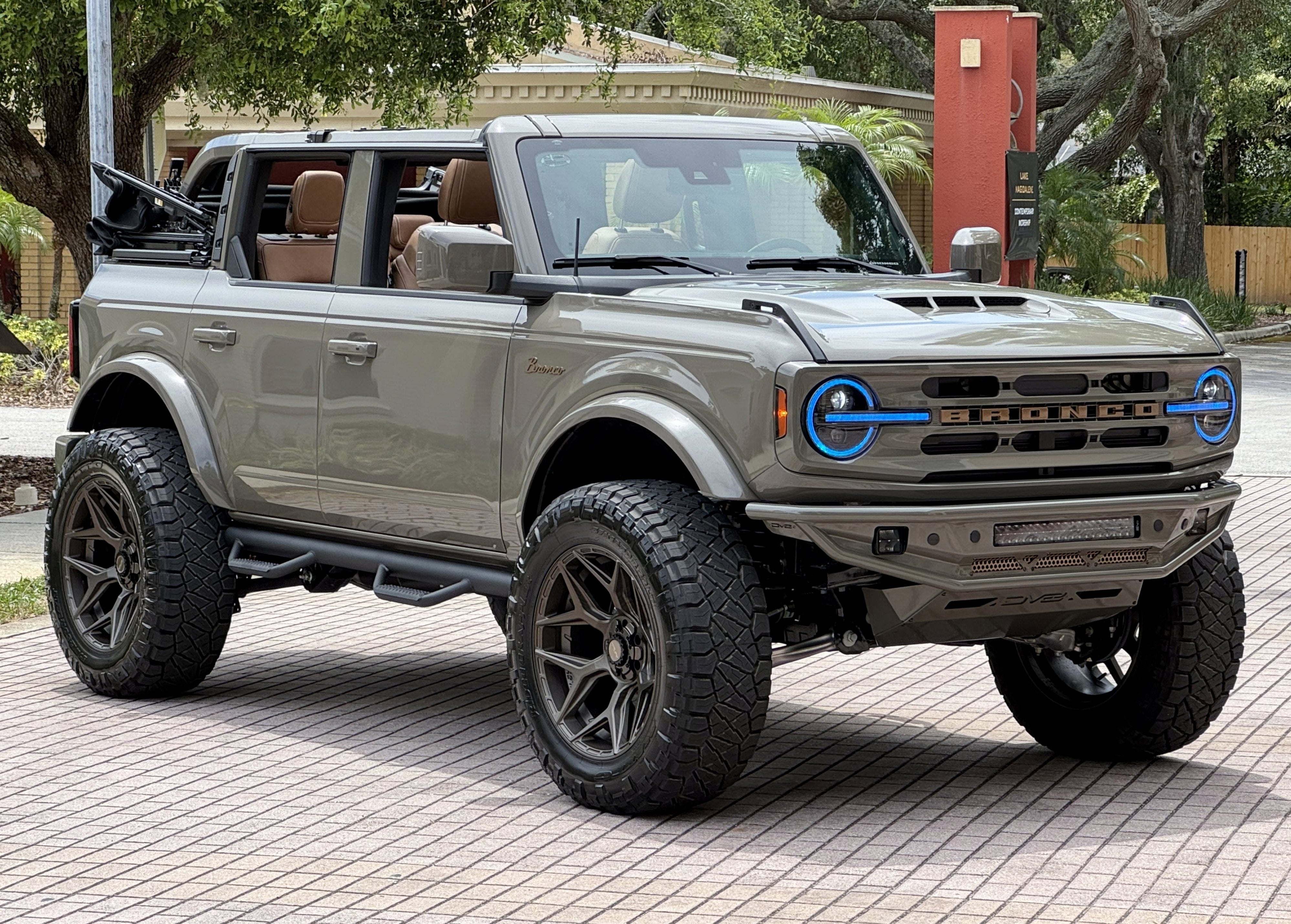 2025 Ford Bronco Outer Banks V6 Custom Lifted