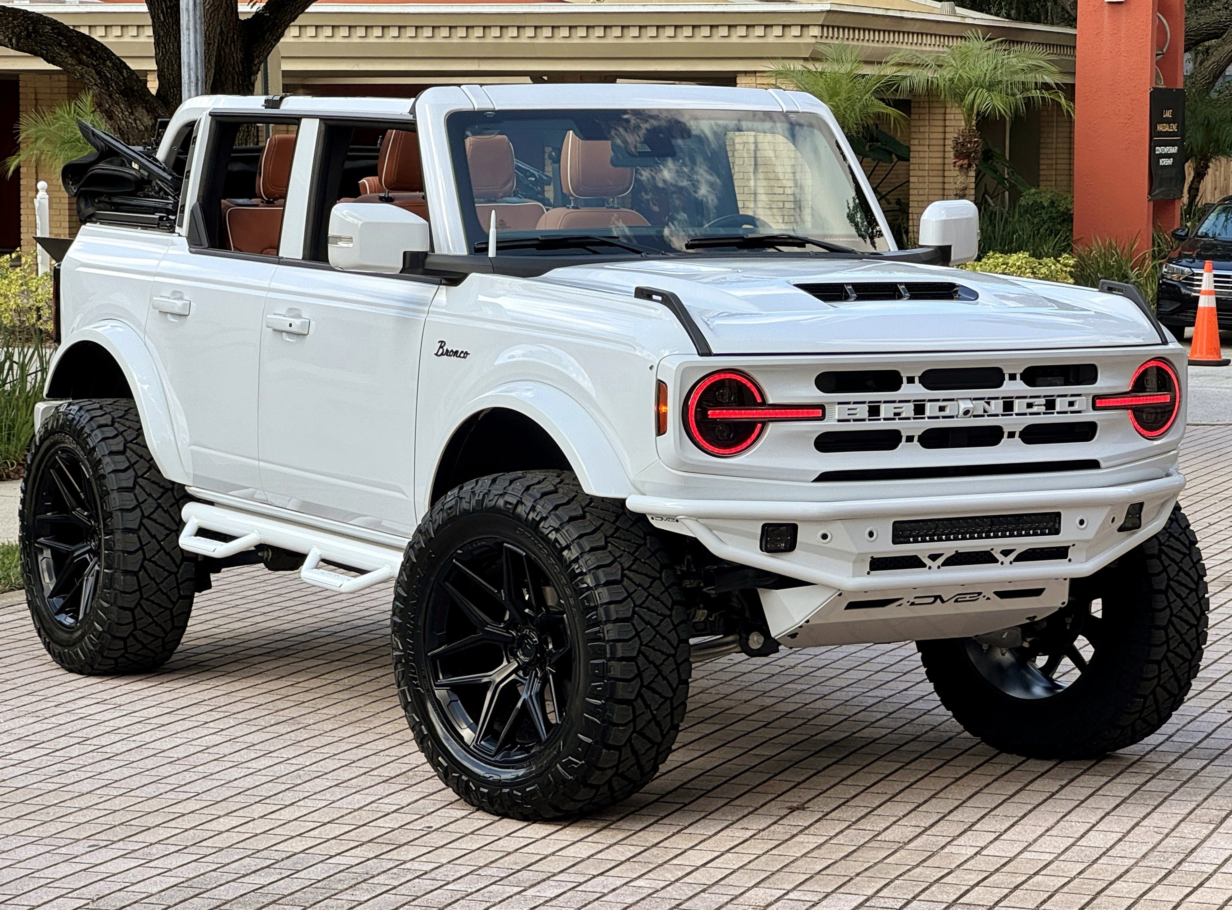 2025 Ford Bronco 4-Door Outer Banks