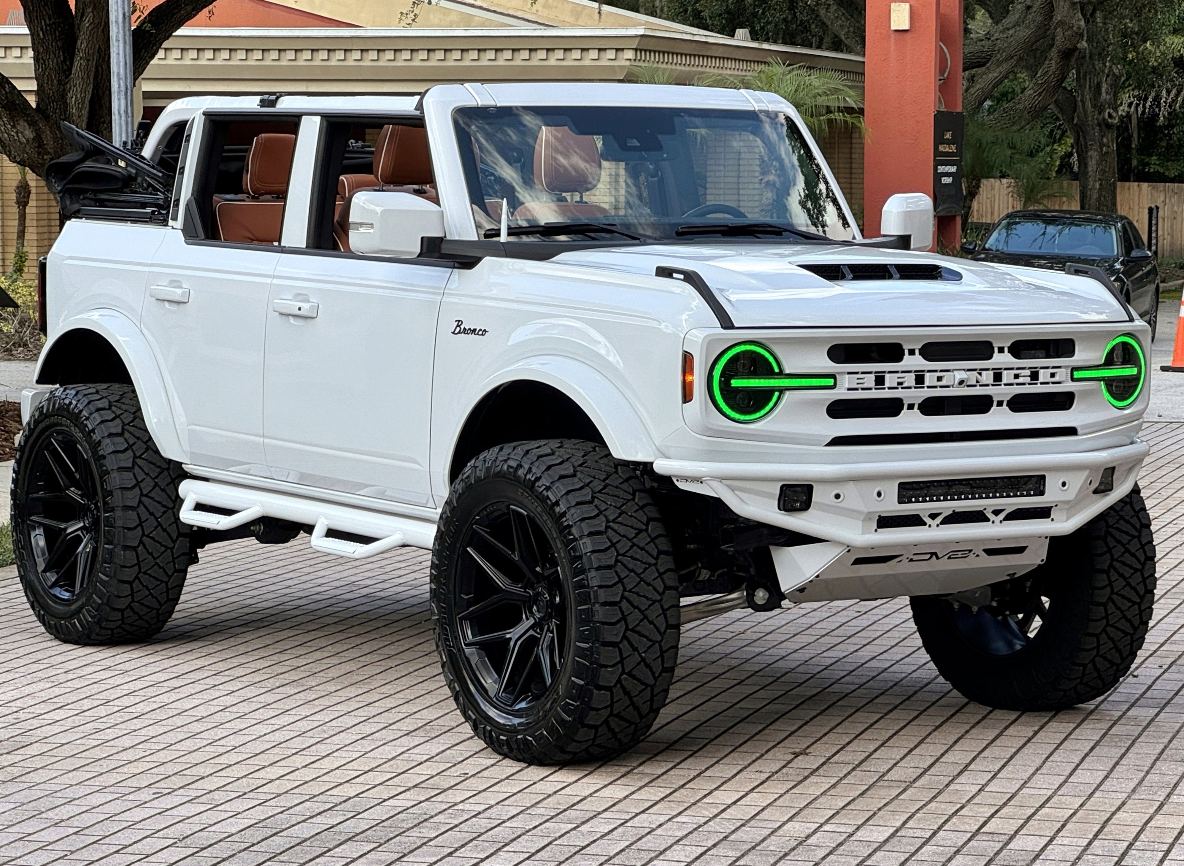 2025 Ford Bronco Outer Banks V6 Luxury Package Custom Lifted