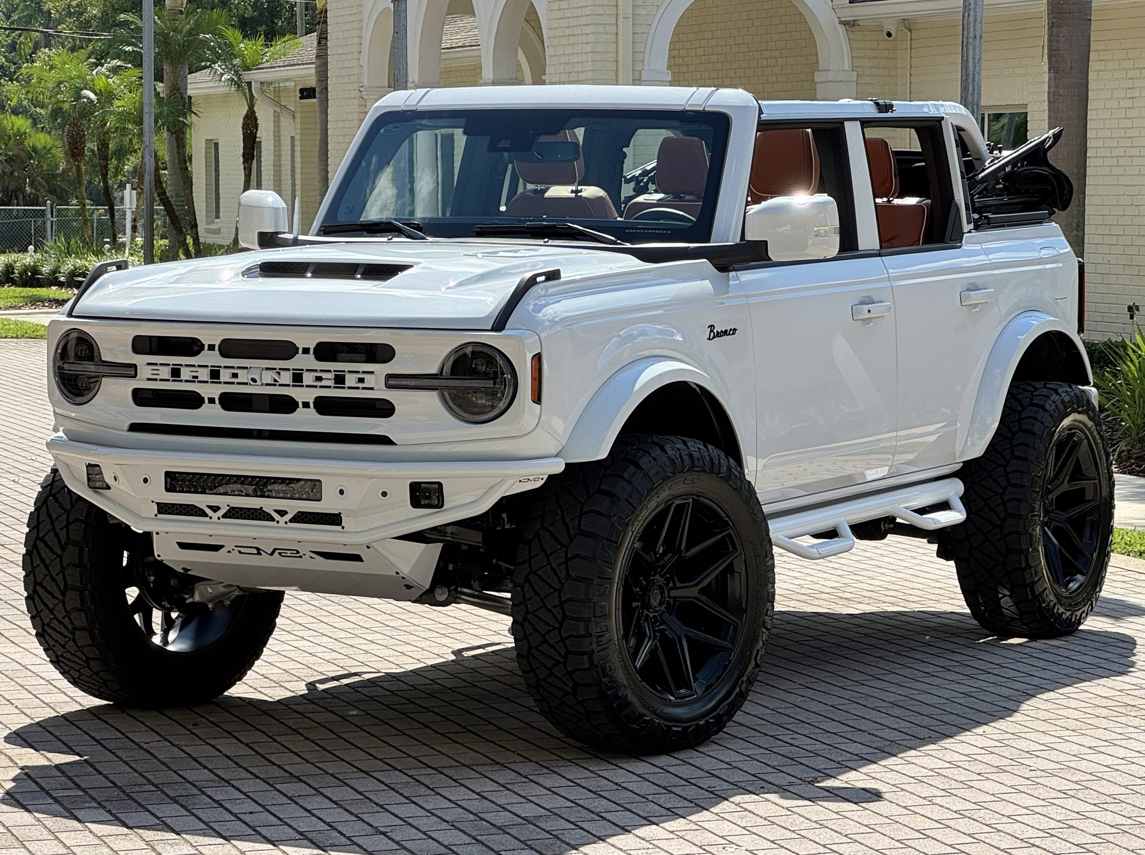 2025 Ford Bronco Outer Banks V6 Luxury Package Custom Lifted