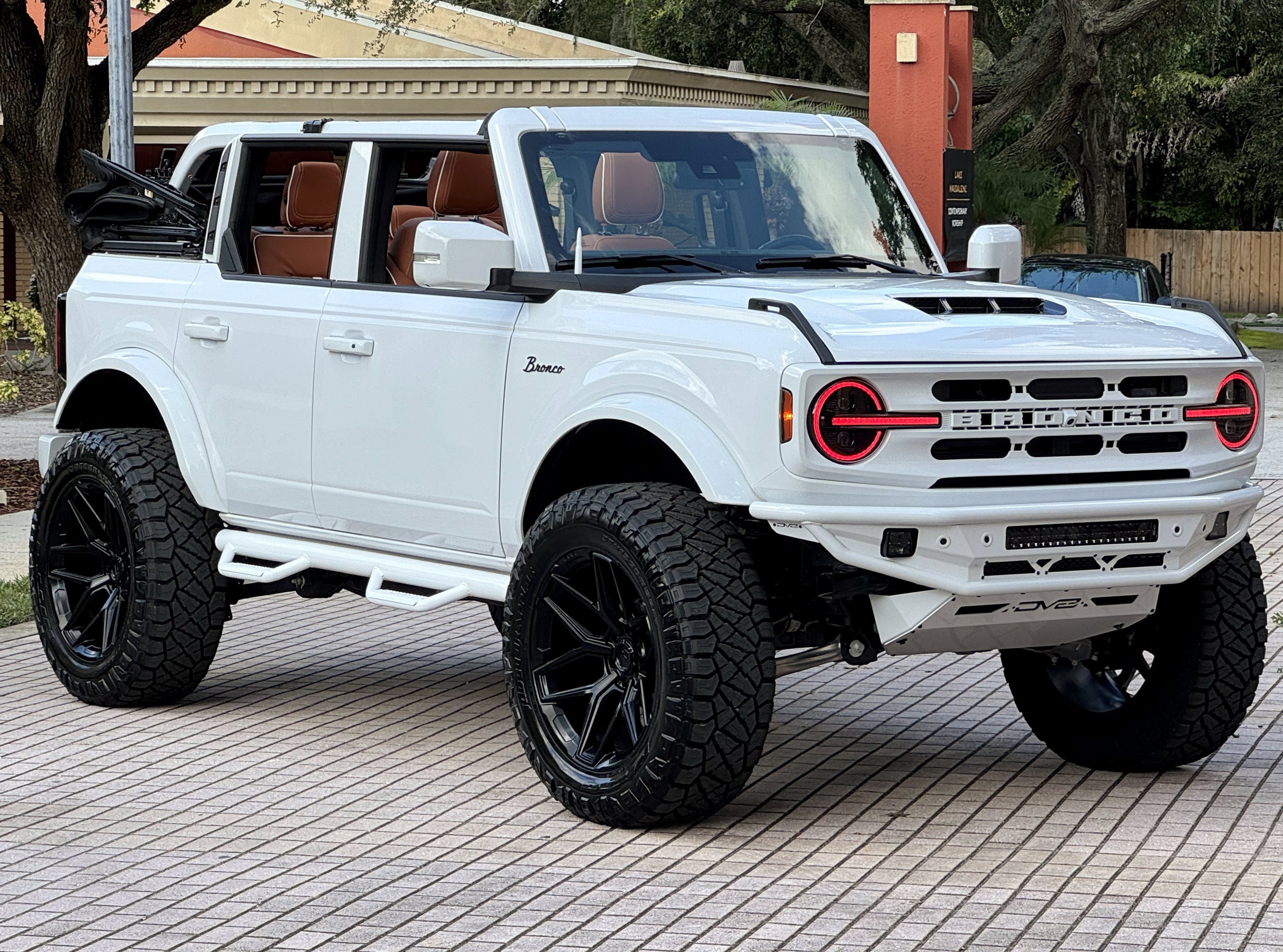 2025 Ford Bronco Outer Banks V6 Luxury Package Custom Lifted