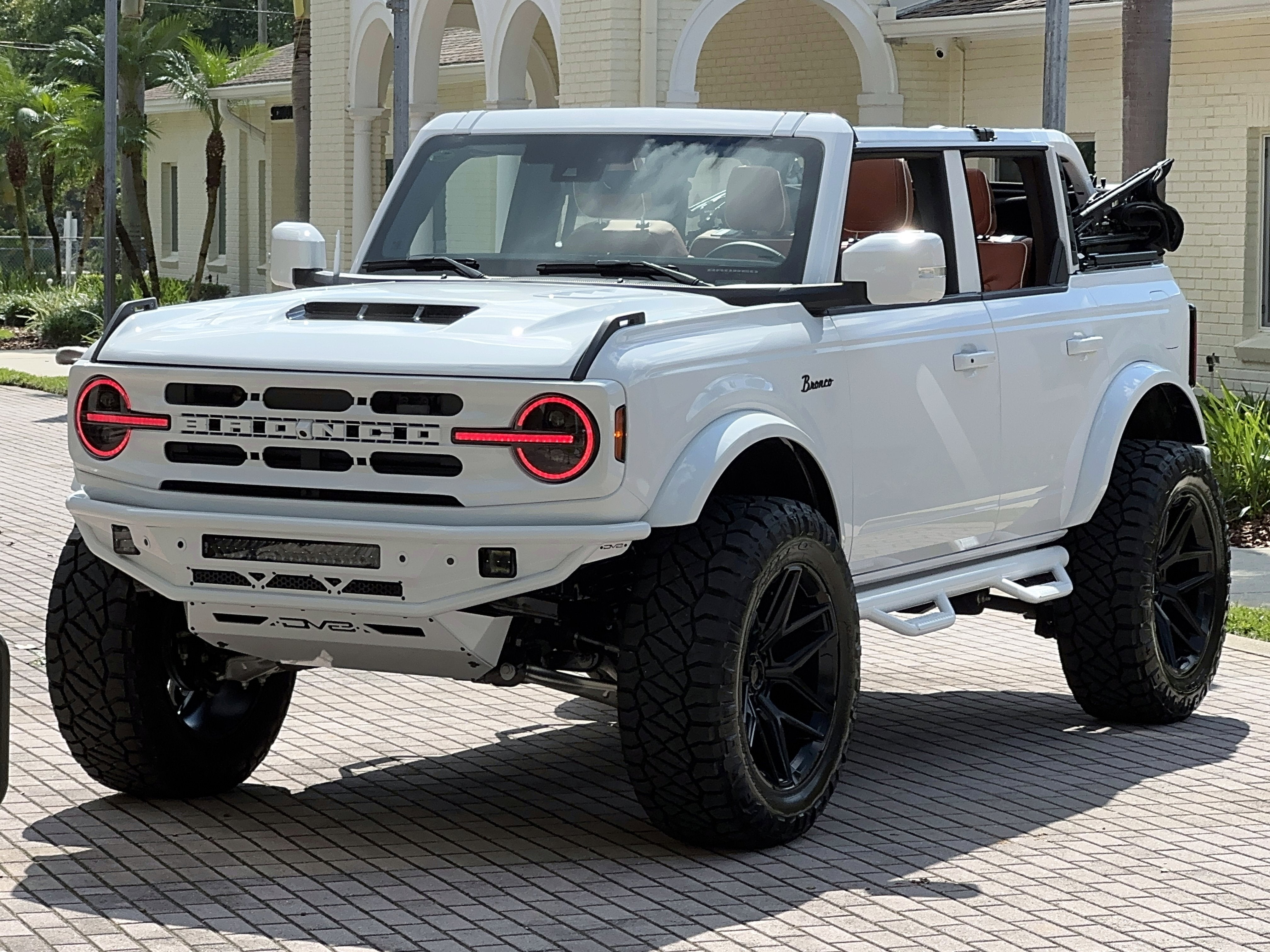 2025 Ford Bronco Outer Banks V6 Luxury Package Custom Lifted