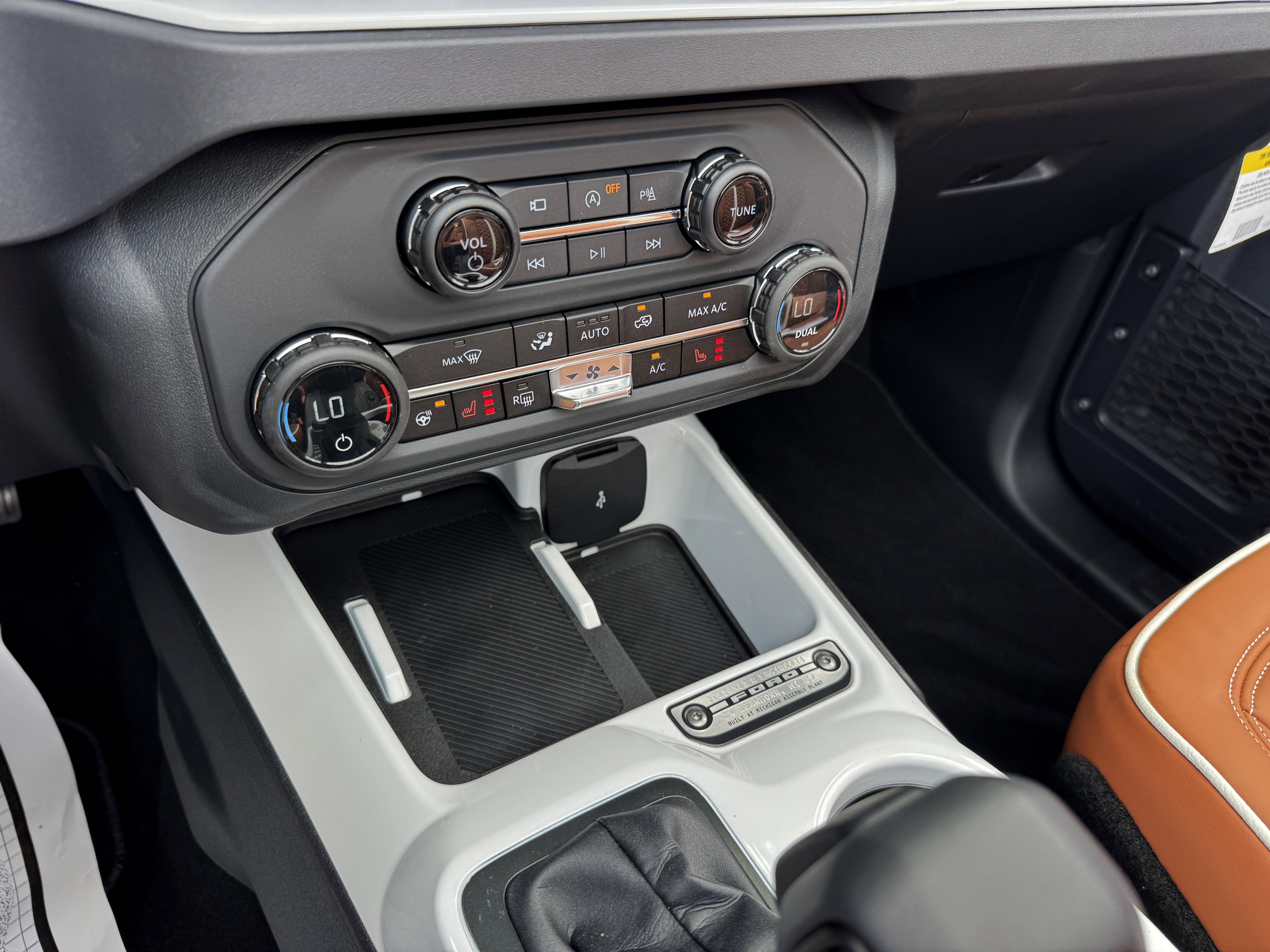 2025 Ford Bronco Outer Banks V6 Luxury Package Custom Lifted