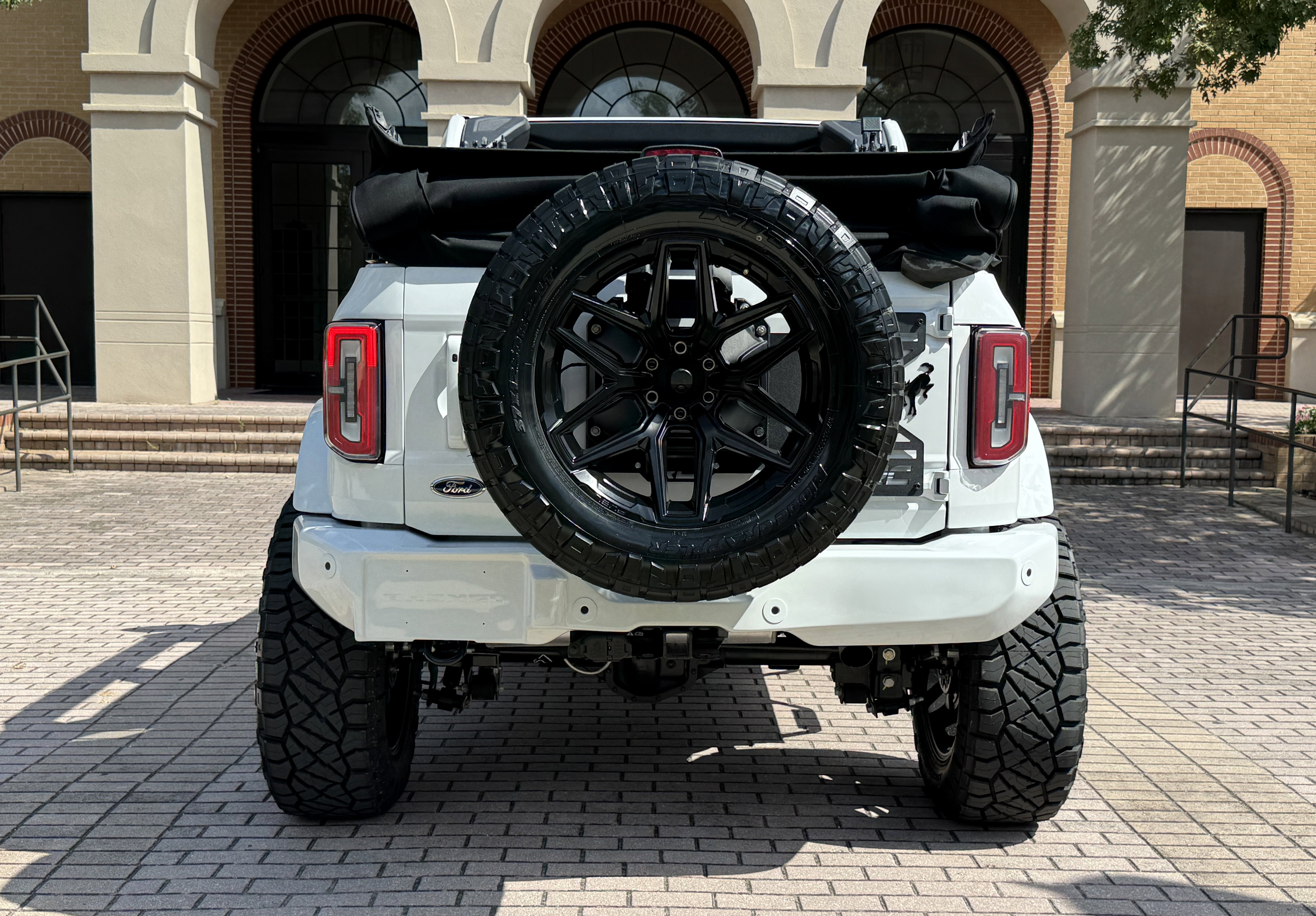 2025 Ford Bronco Outer Banks V6 Luxury Package Custom Lifted