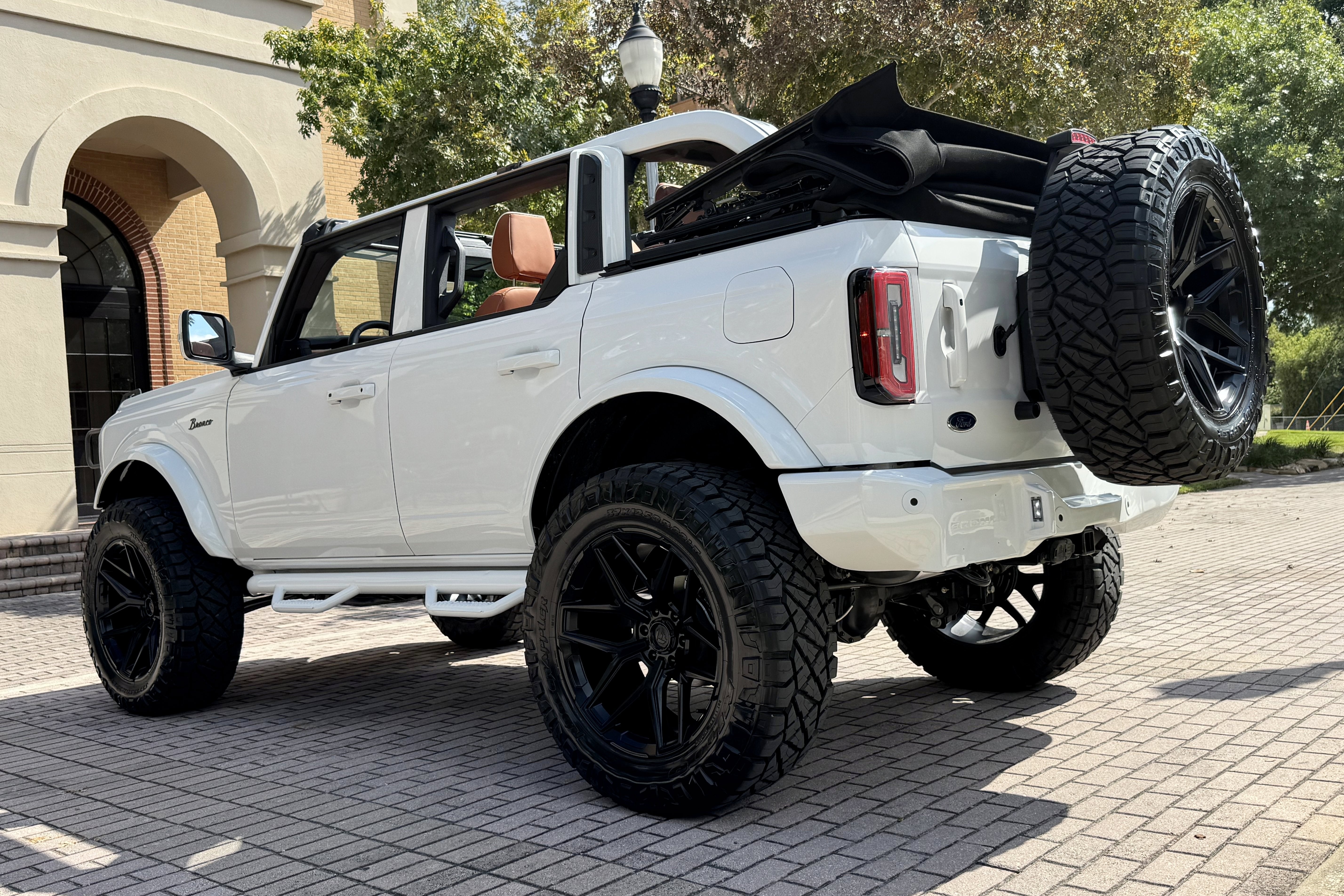 2025 Ford Bronco Outer Banks V6 Luxury Package Custom Lifted