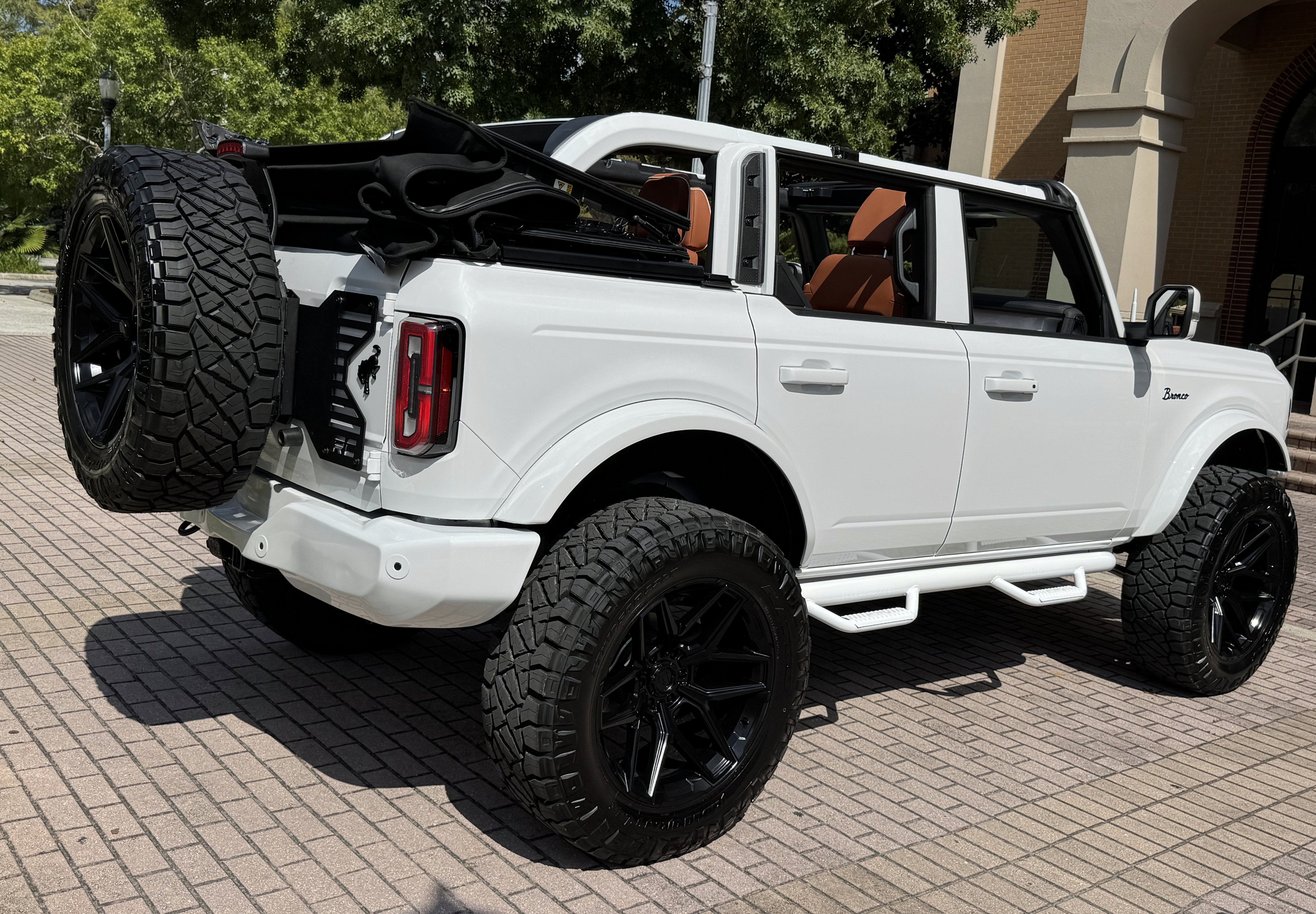 2025 Ford Bronco Outer Banks V6 Luxury Package Custom Lifted