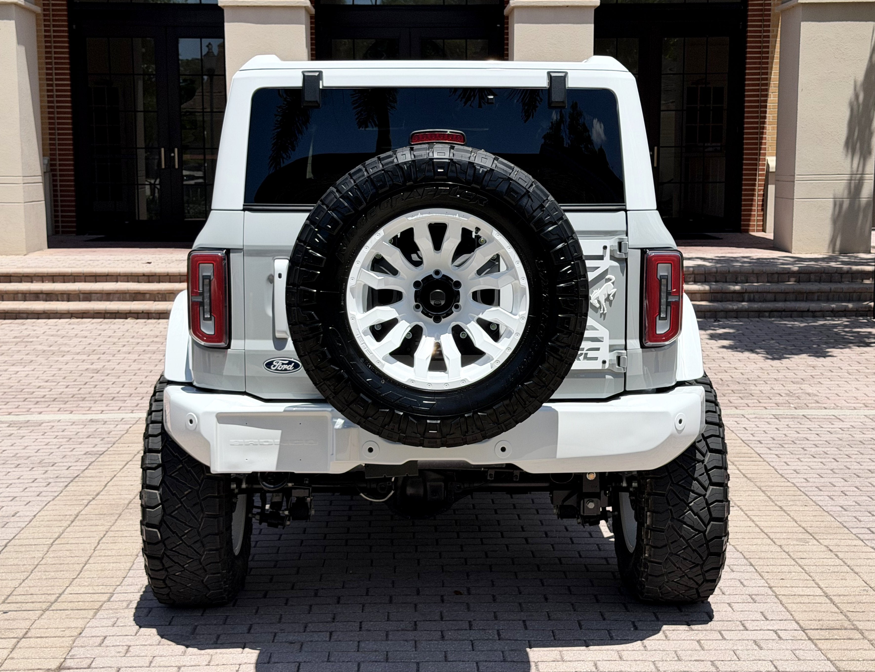 2026 Ford Bronco V6 Retro Outer Banks Luxury Pkg Custom Lifted