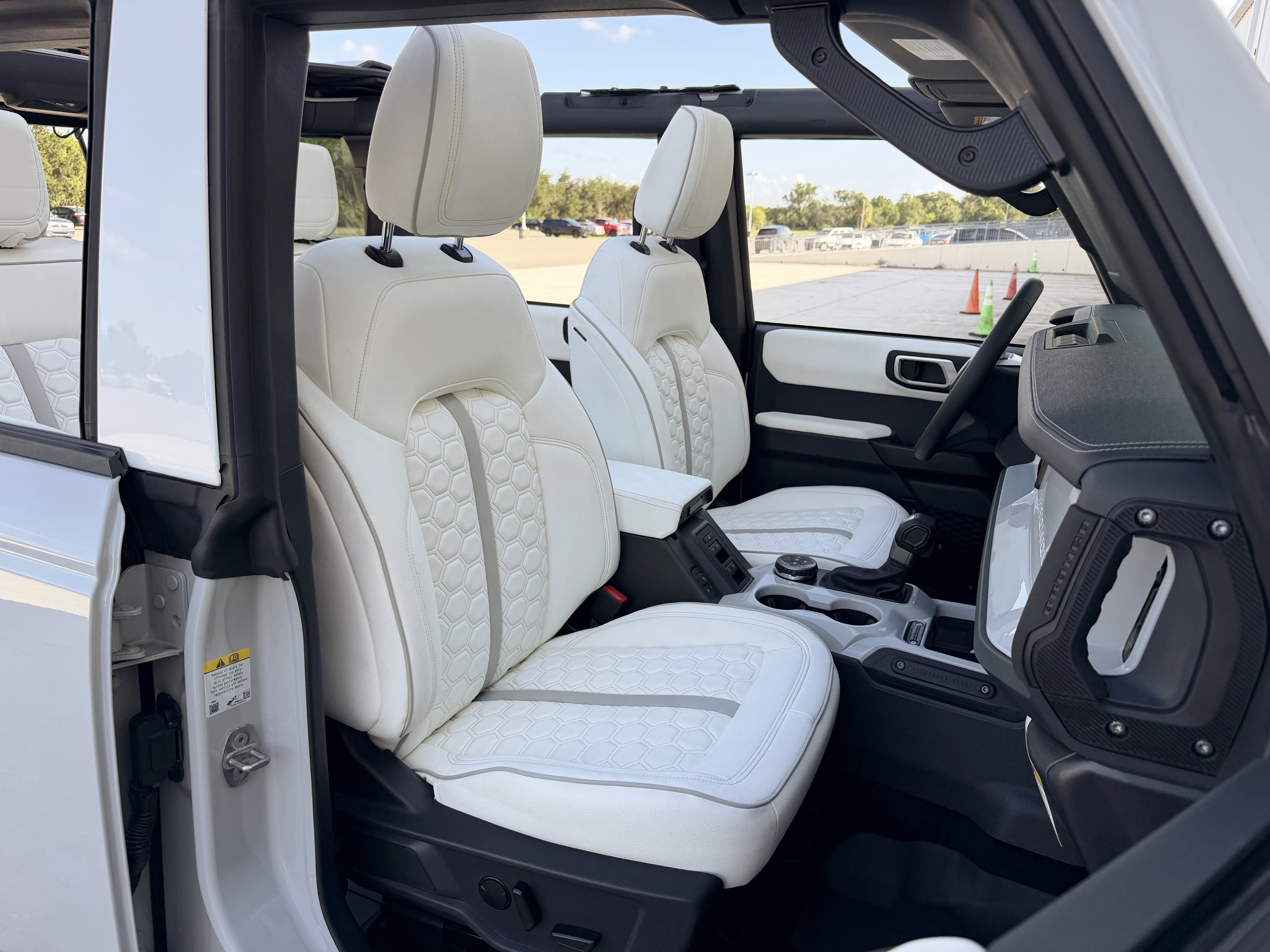 2026 Ford Bronco V6 Retro Outer Banks Luxury Pkg Custom Lifted