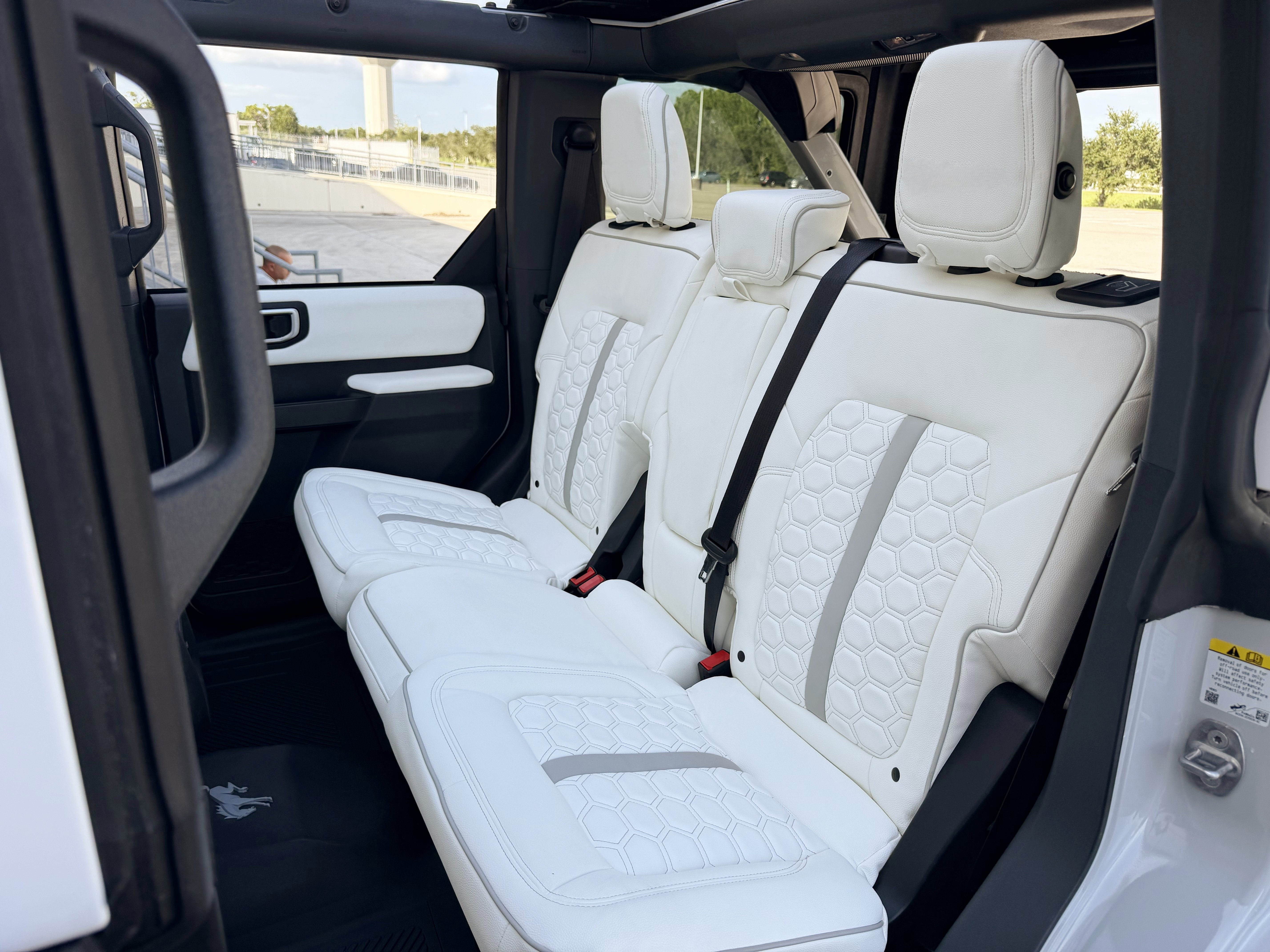 2026 Ford Bronco V6 Retro Outer Banks Luxury Pkg Custom Lifted