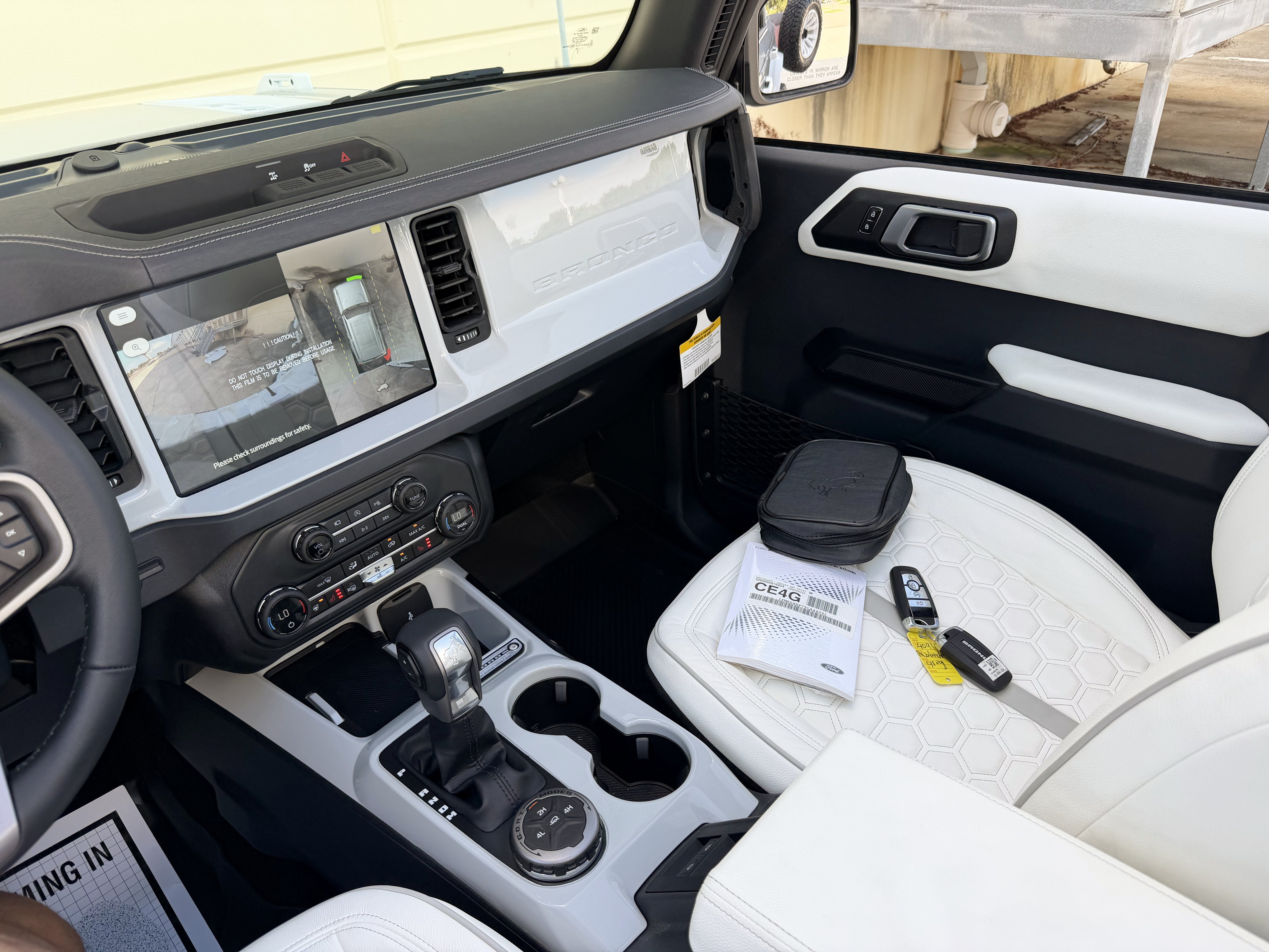 2026 Ford Bronco V6 Retro Outer Banks Luxury Pkg Custom Lifted