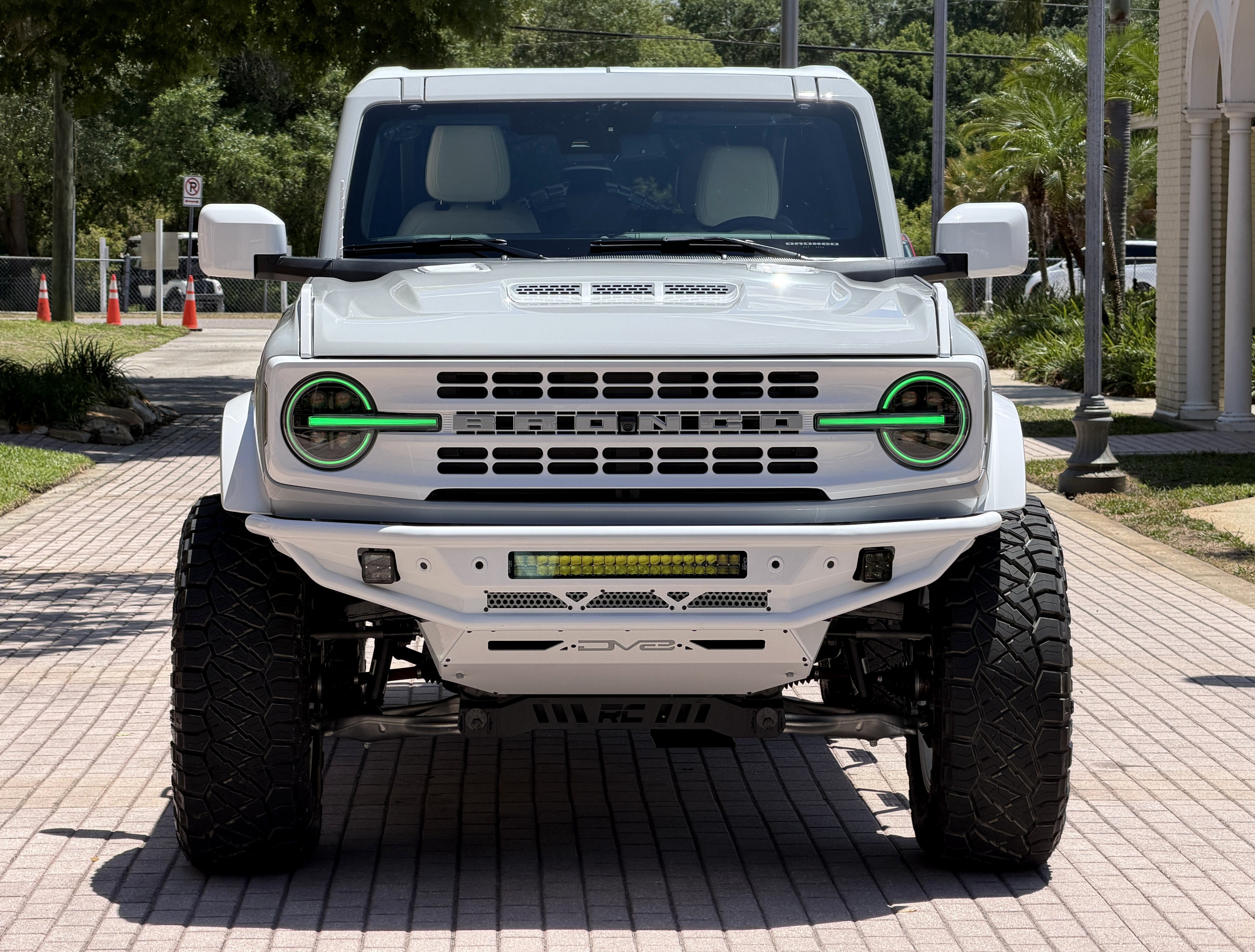 2026 Ford Bronco V6 Retro Outer Banks Luxury Pkg Custom Lifted