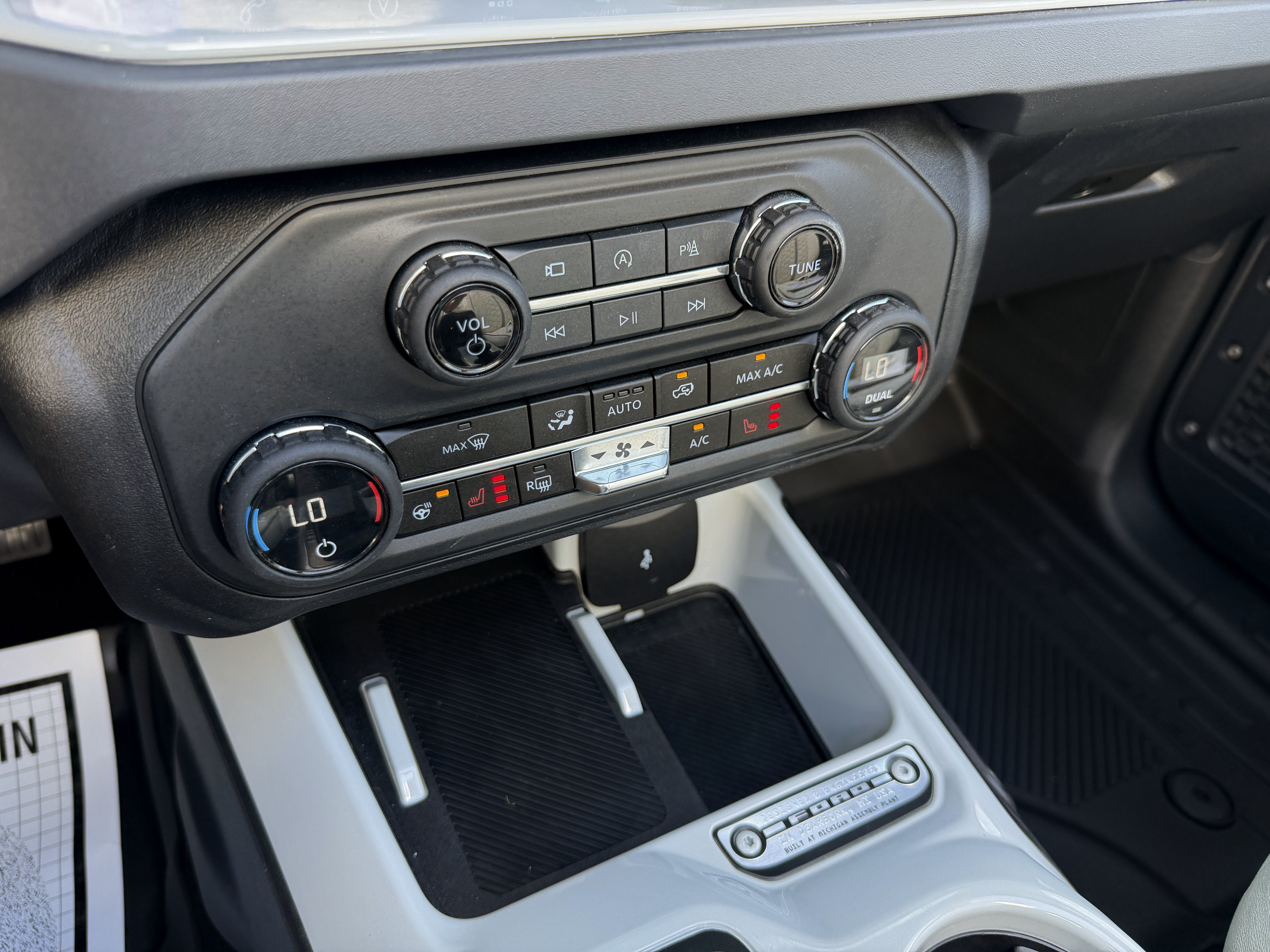 2026 Ford Bronco V6 Retro Outer Banks Luxury Pkg Custom Lifted