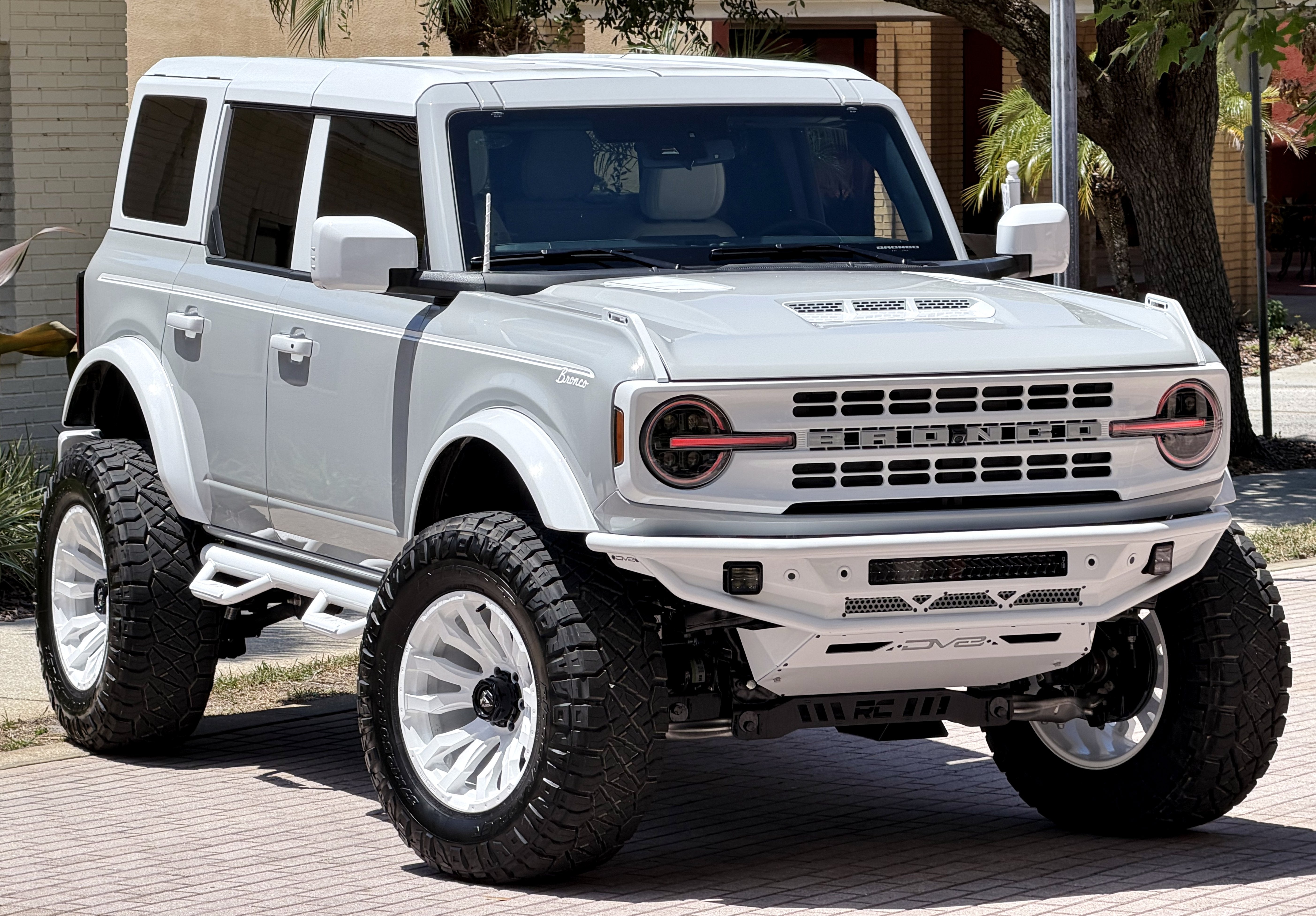 2026 Ford Bronco V6 Retro Outer Banks Luxury Pkg Custom Lifted