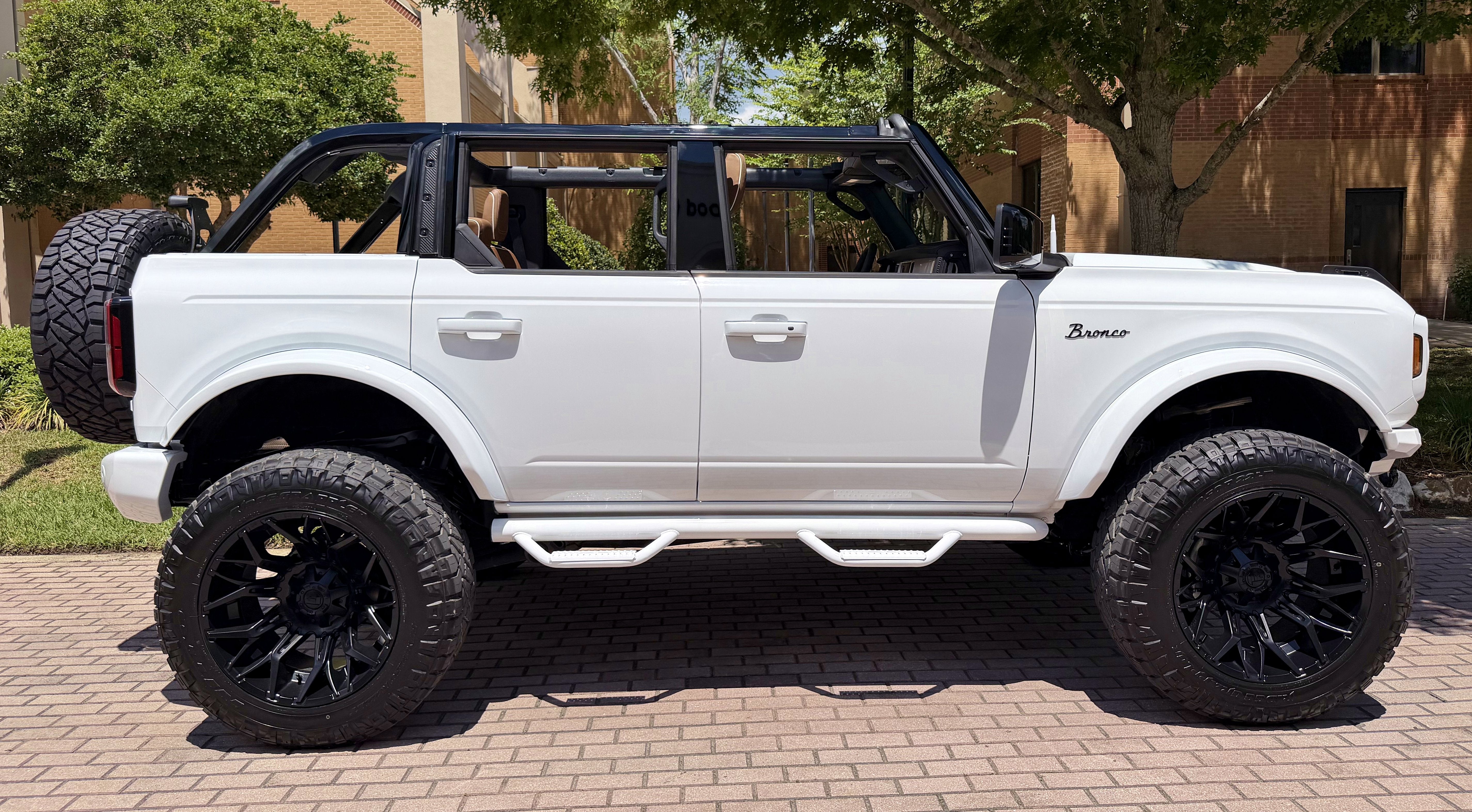 2026 Ford Bronco V6 Outer Banks Black Appearance Package Luxury Package