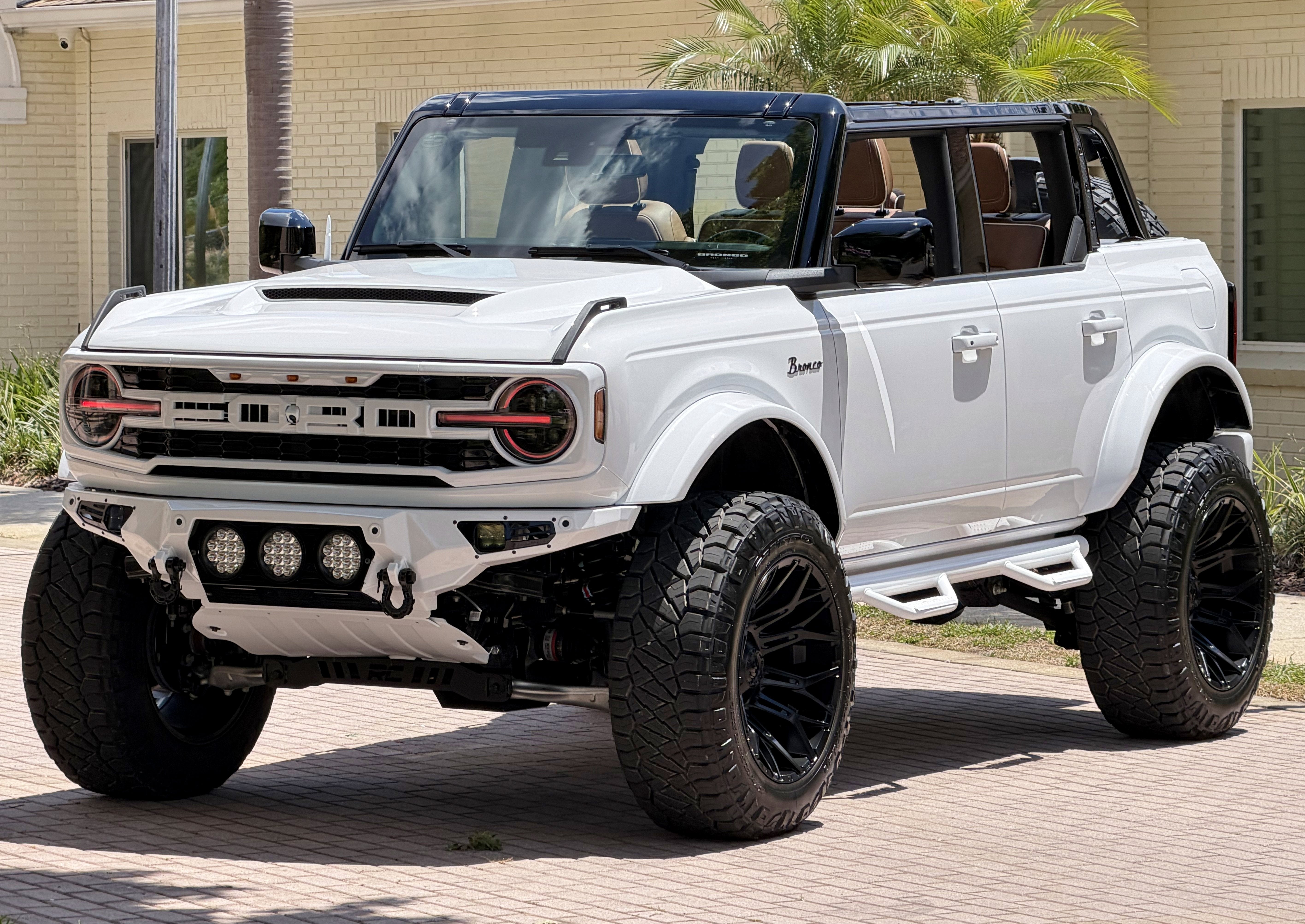 2026 Ford Bronco V6 Outer Banks Black Appearance Package Luxury Package