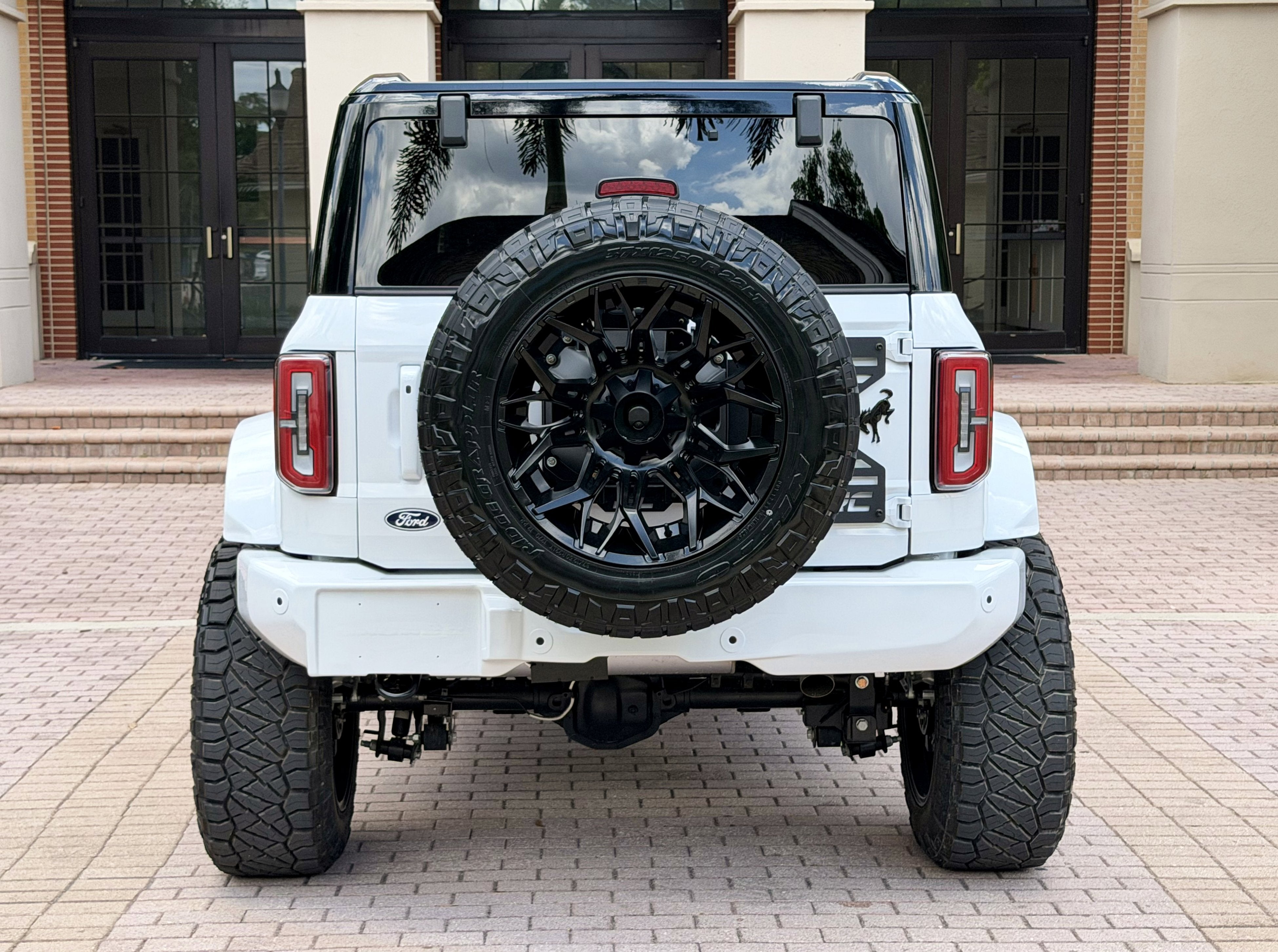 2026 Ford Bronco V6 Outer Banks Black Appearance Package Luxury Package