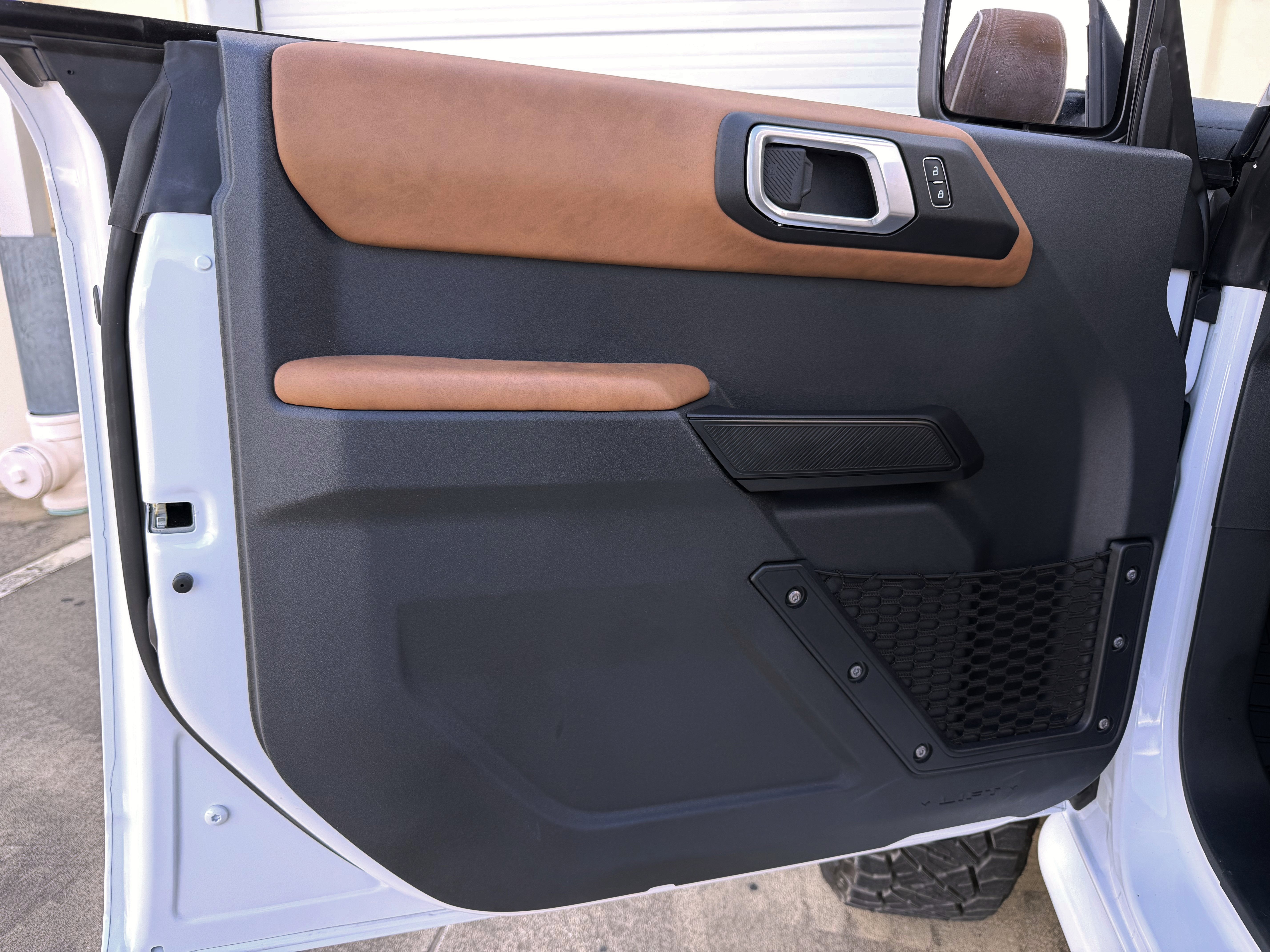 2026 Ford Bronco V6 Outer Banks Black Appearance Package Luxury Package