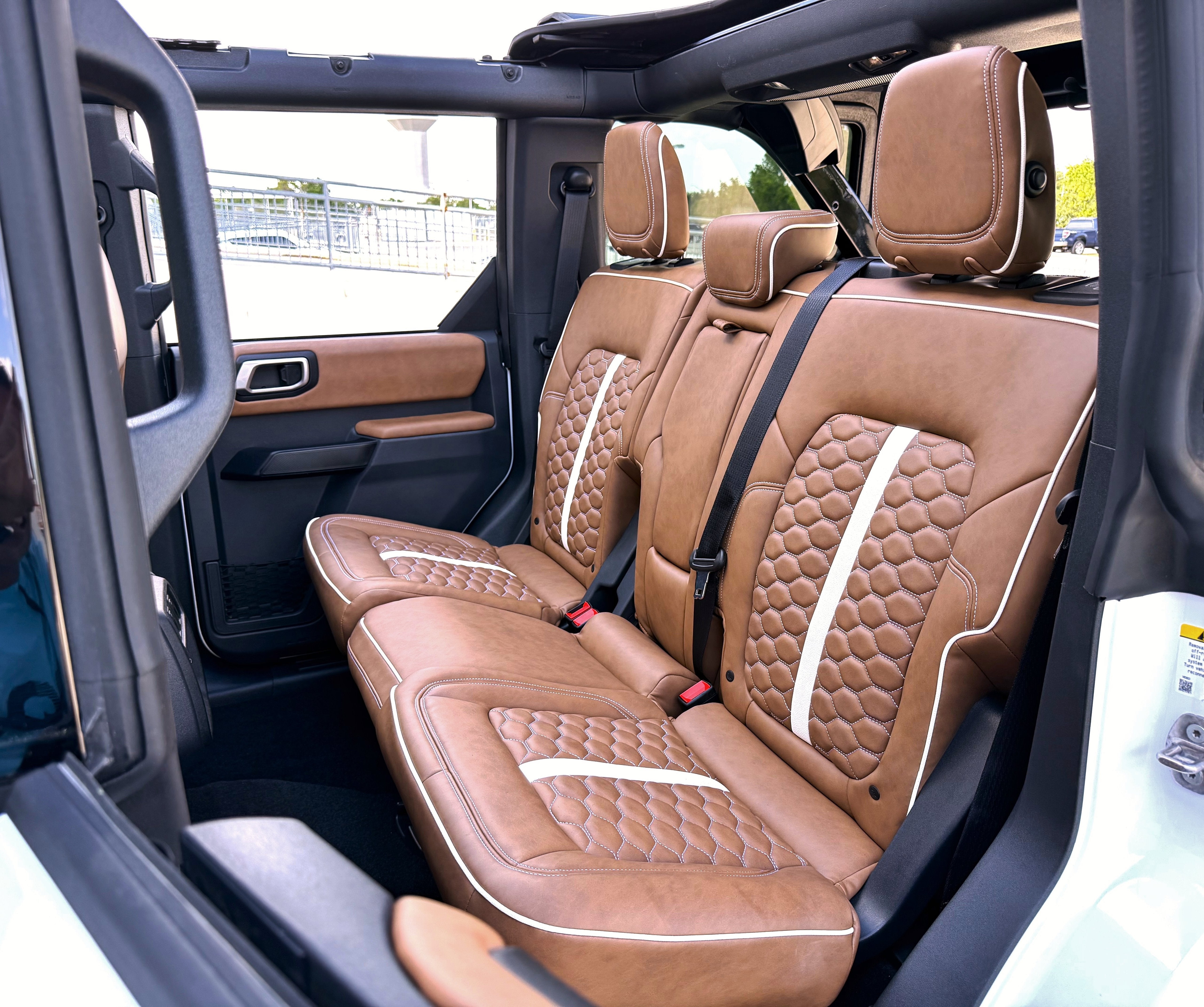 2026 Ford Bronco V6 Outer Banks Black Appearance Package Luxury Package