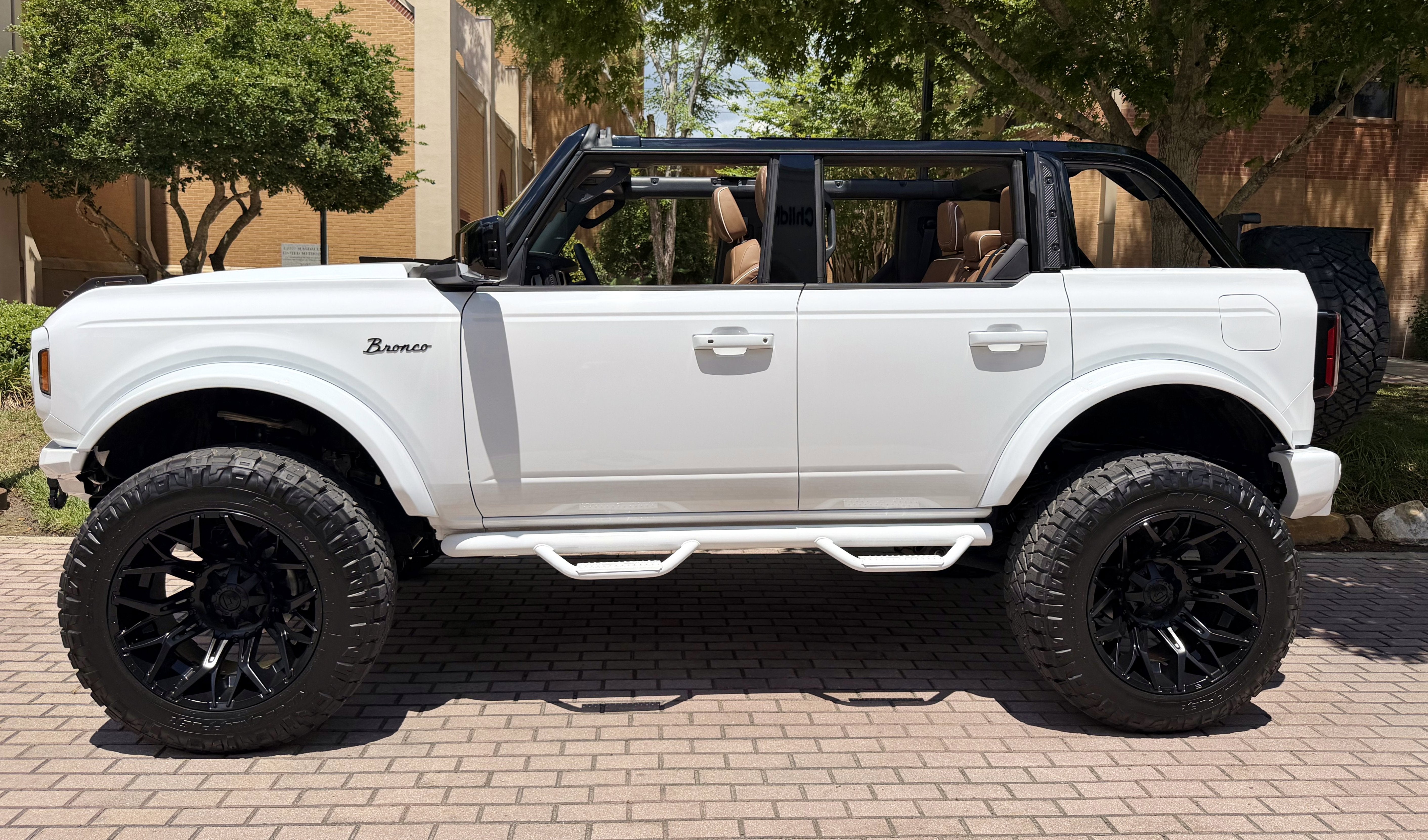 2026 Ford Bronco V6 Outer Banks Black Appearance Package Luxury Package