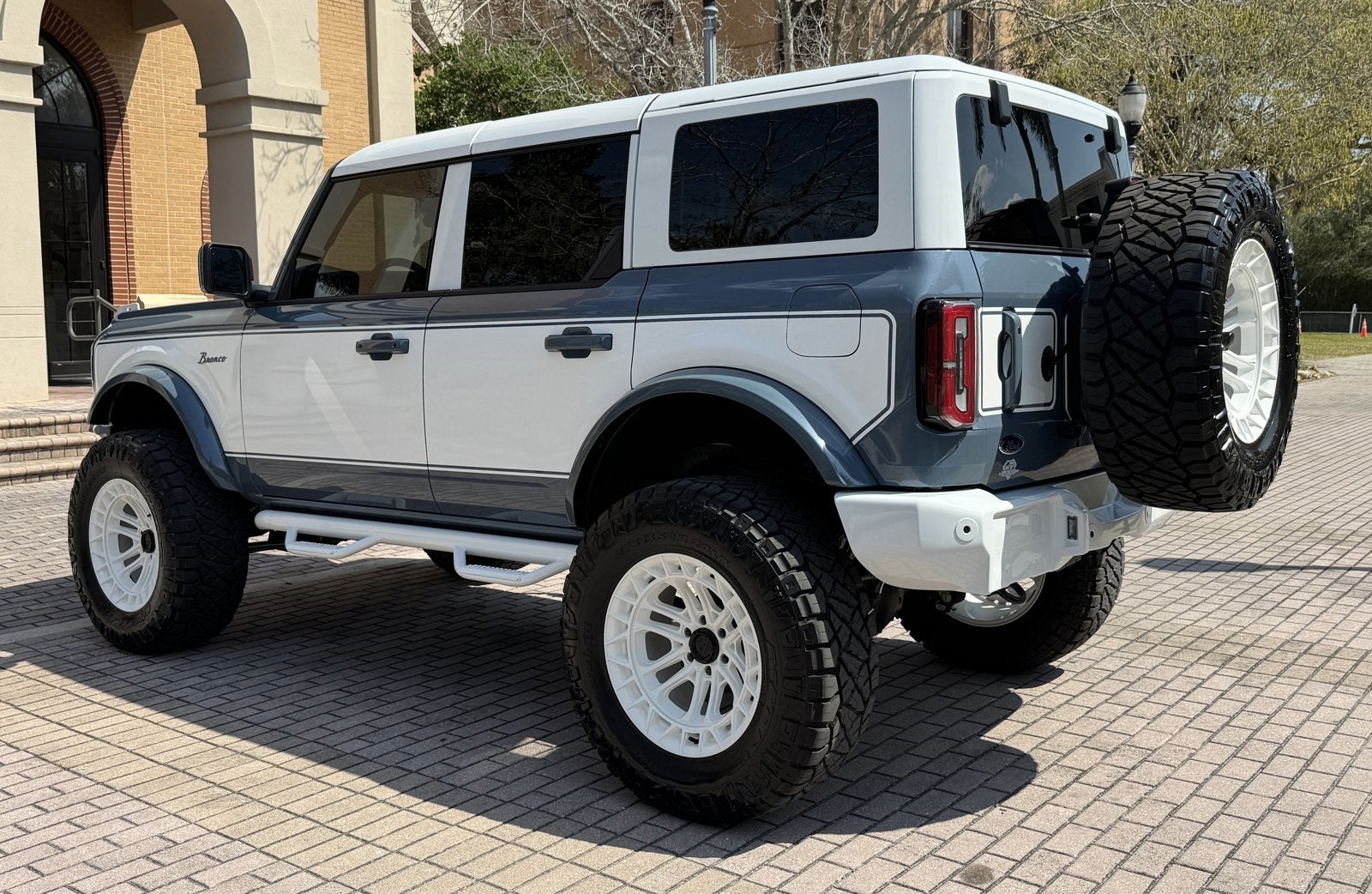 2024 Ford Bronco Outer Banks Retro V6 Hard Top