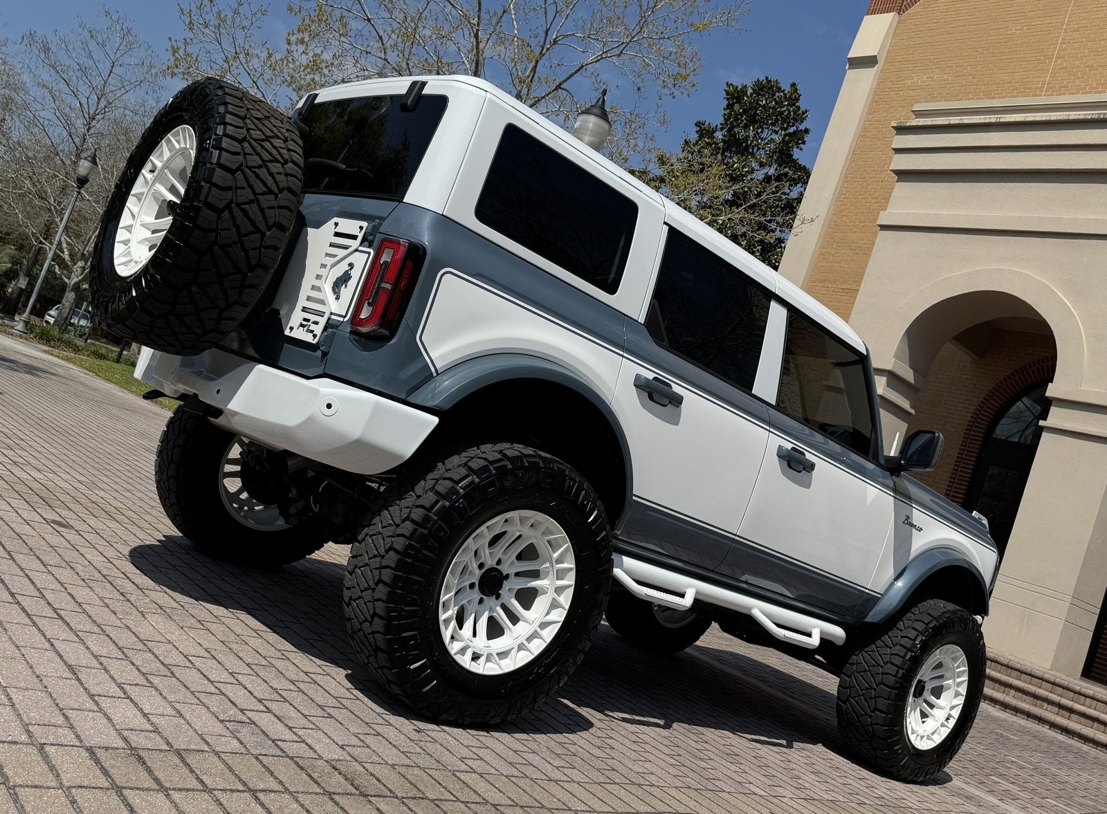 2024 Ford Bronco Outer Banks Retro V6 Hard Top