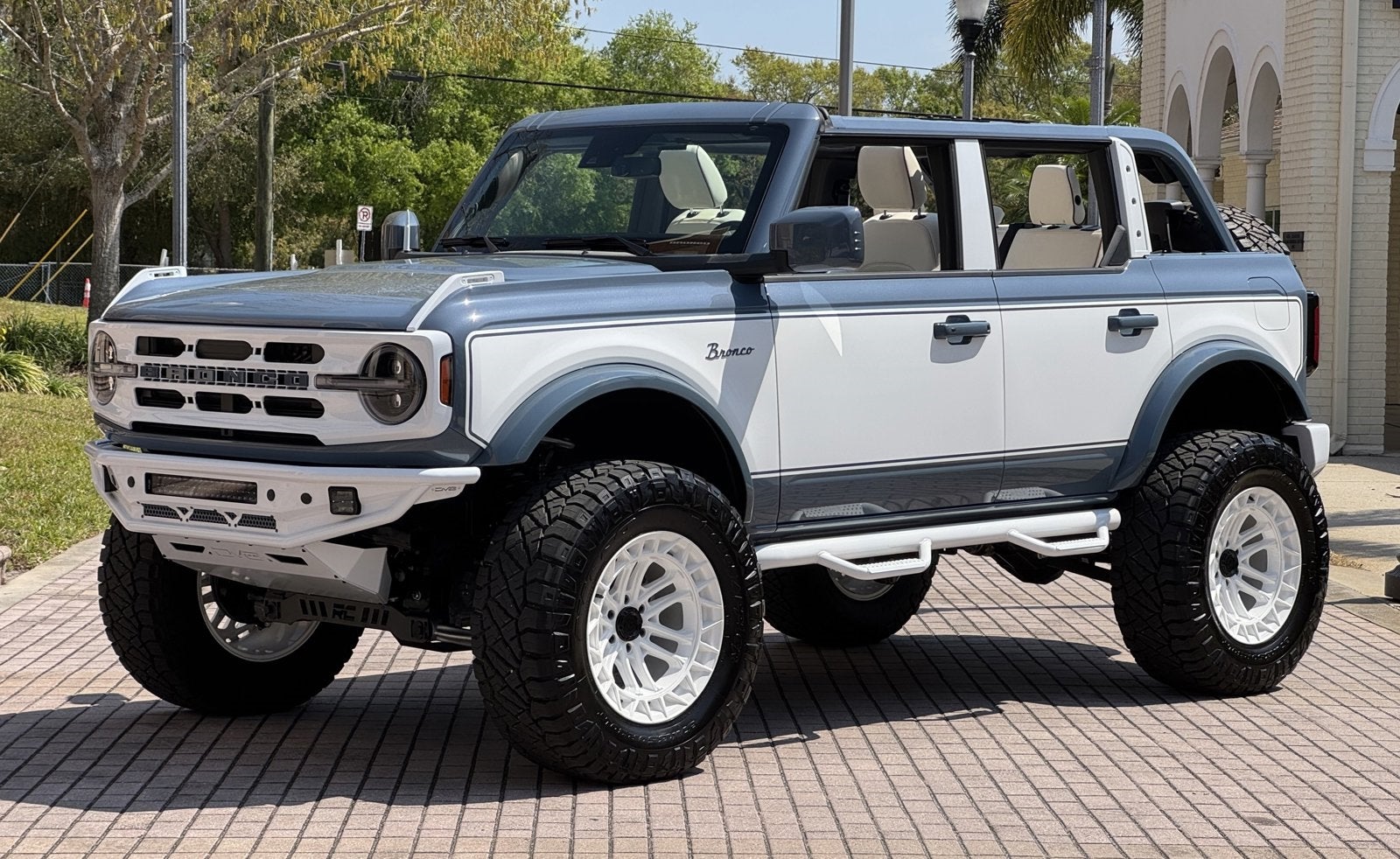 2024 Ford Bronco Outer Banks Retro V6 Hard Top