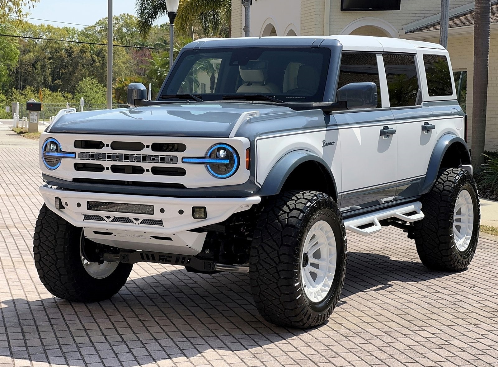 2024 Ford Bronco Outer Banks Retro V6 Hard Top