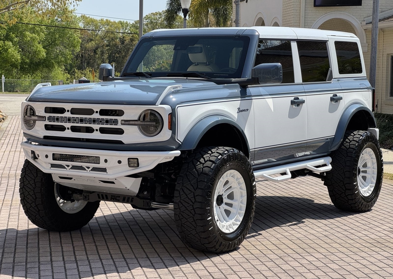 2024 Ford Bronco Outer Banks Retro V6 Hard Top