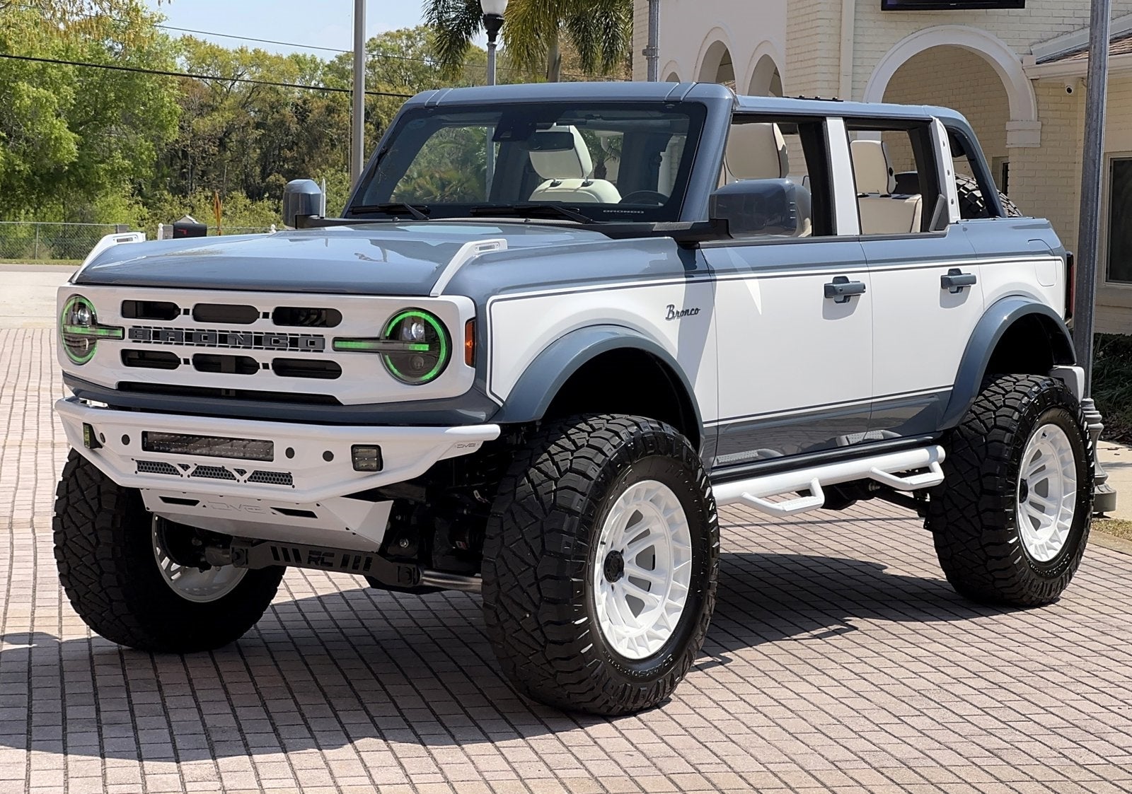 2024 Ford Bronco Outer Banks Retro V6 Hard Top