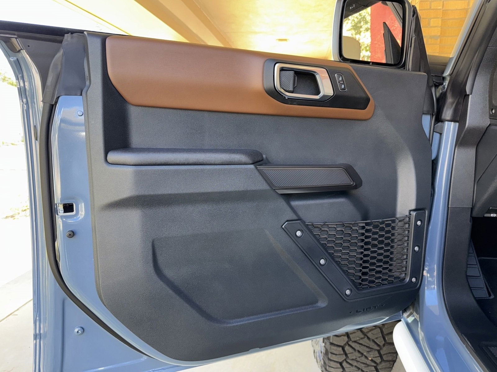 2024 Ford Bronco Outer Banks Retro V6 Hard Top