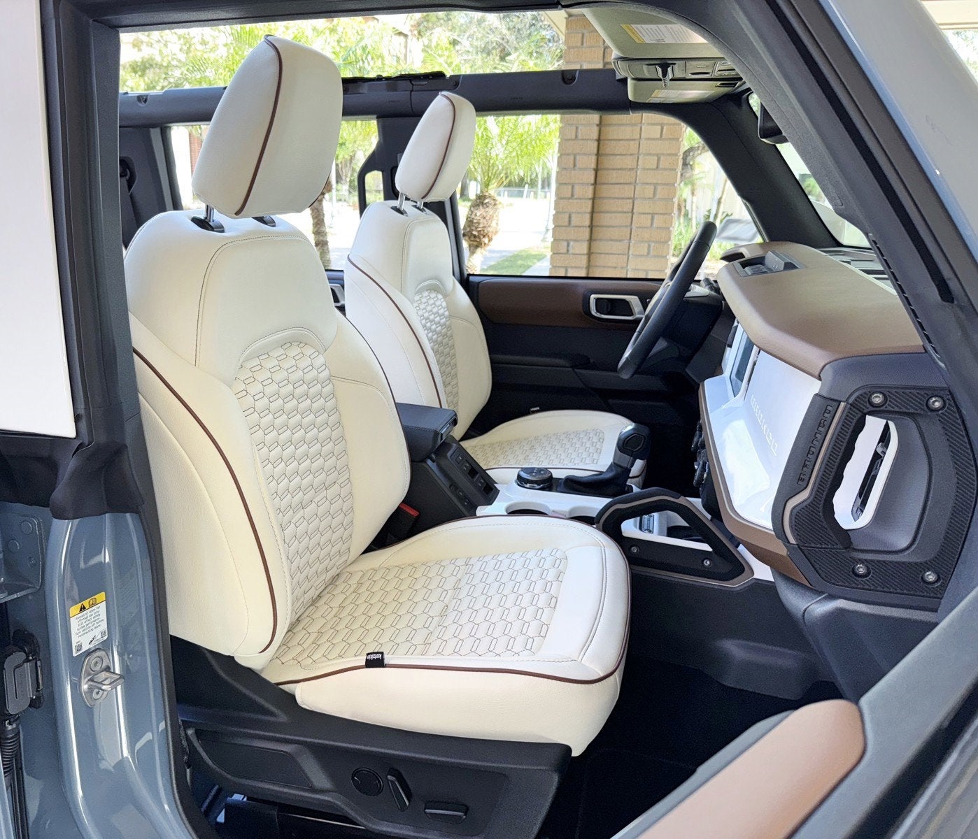 2024 Ford Bronco Outer Banks Retro V6 Hard Top