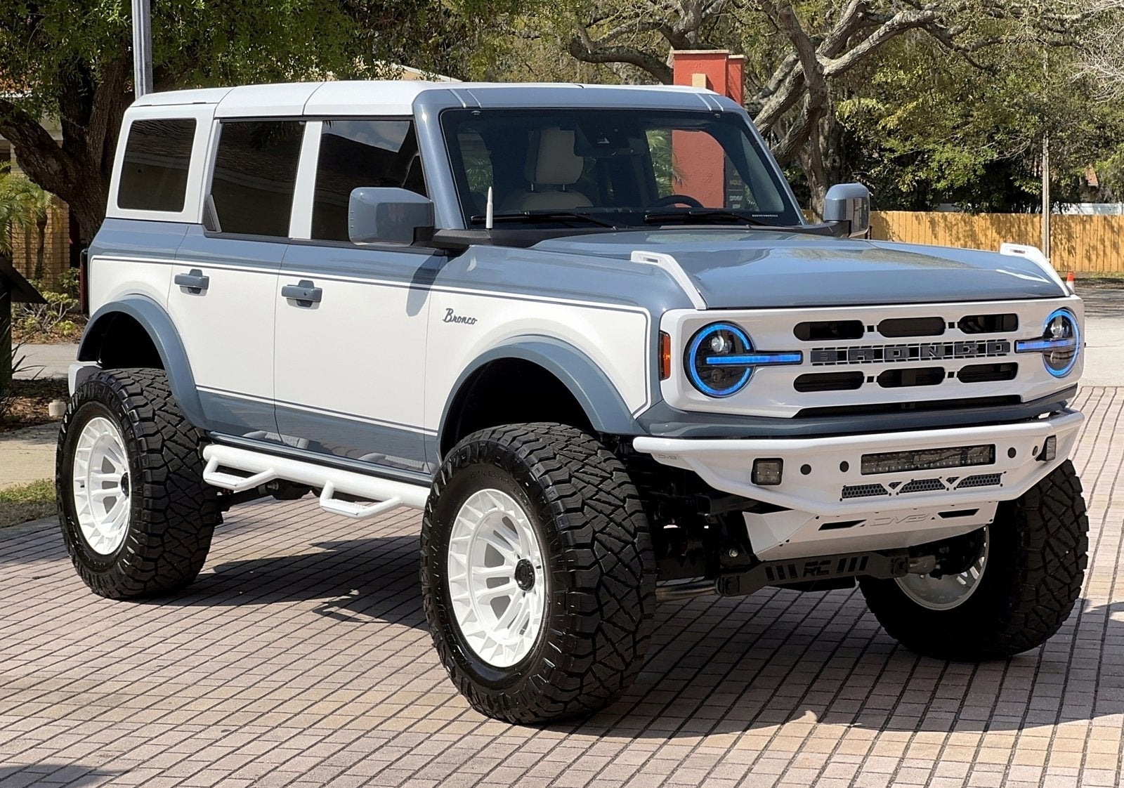 2024 Ford Bronco Outer Banks Retro V6 Hard Top