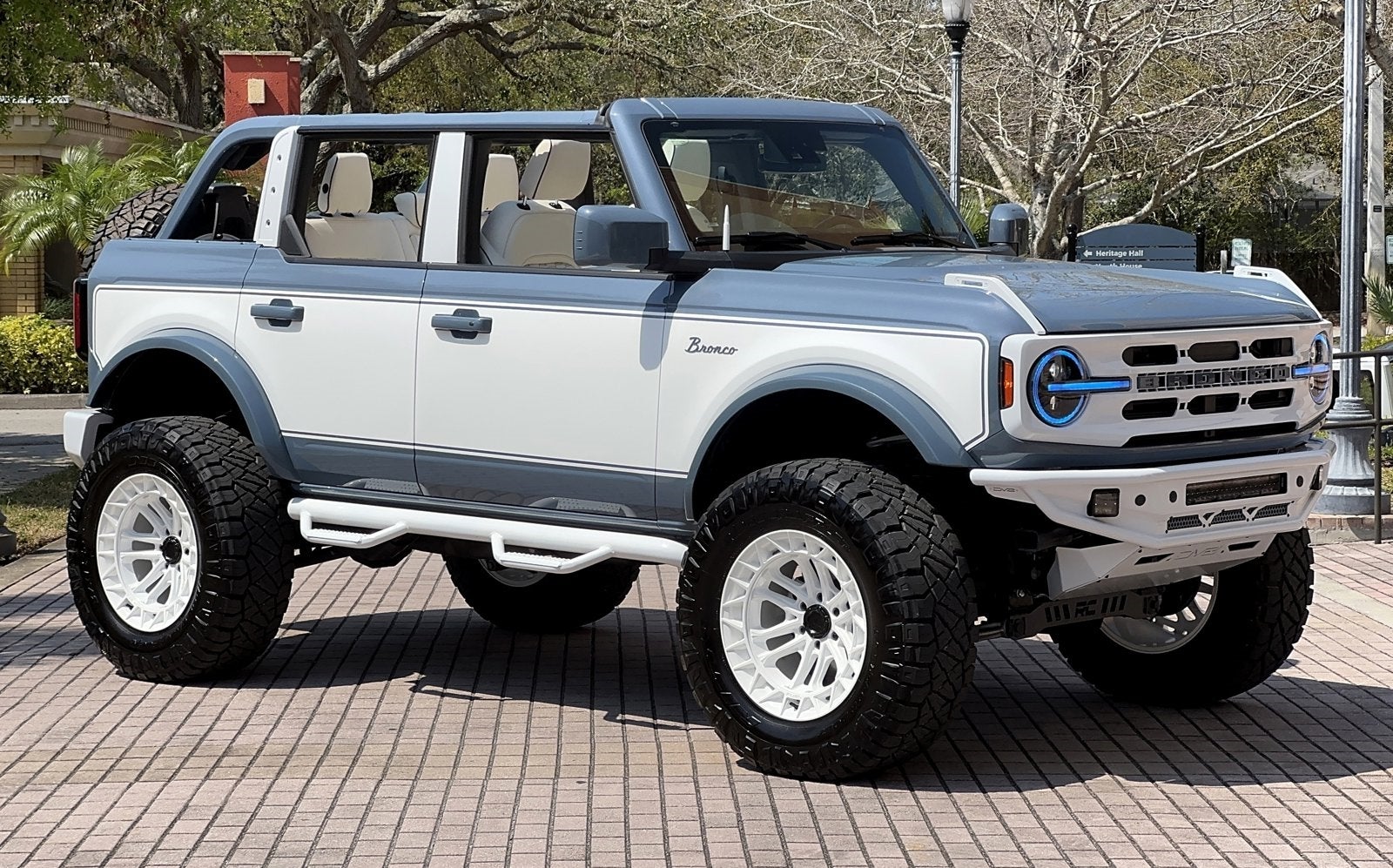 2024 Ford Bronco Outer Banks Retro V6 Hard Top