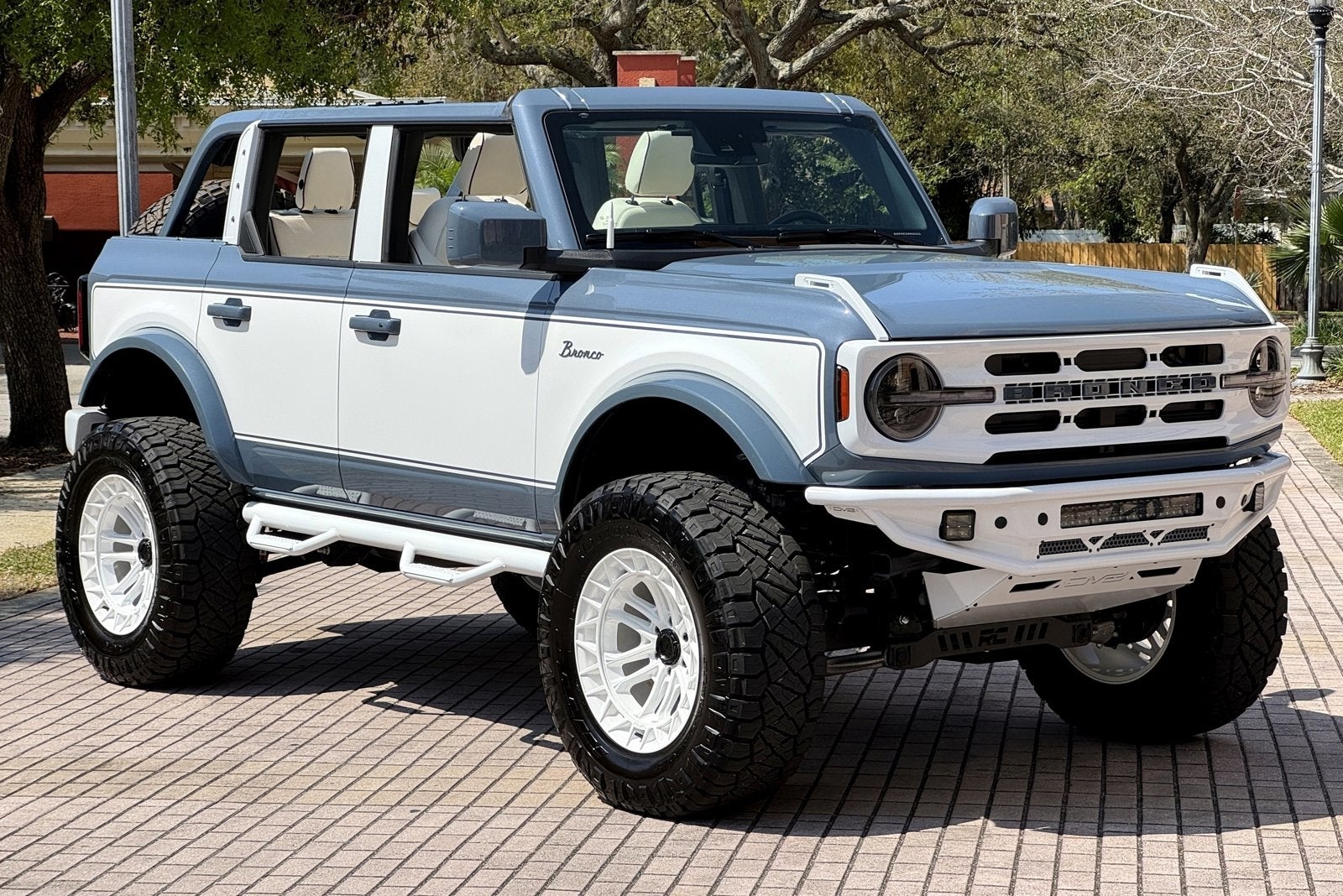 2024 Ford Bronco Outer Banks Retro V6 Hard Top