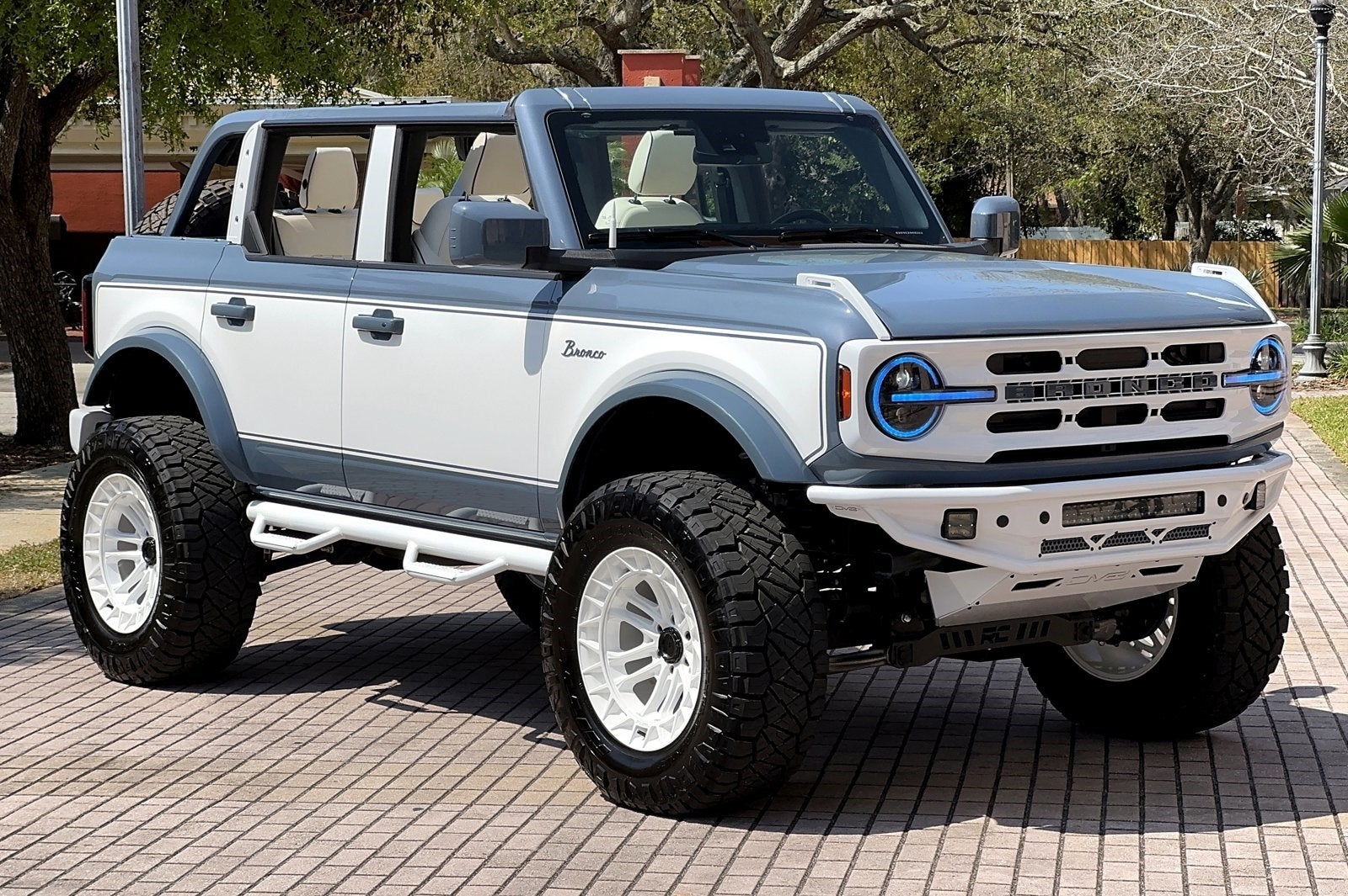 2024 Ford Bronco Outer Banks Retro V6 Hard Top