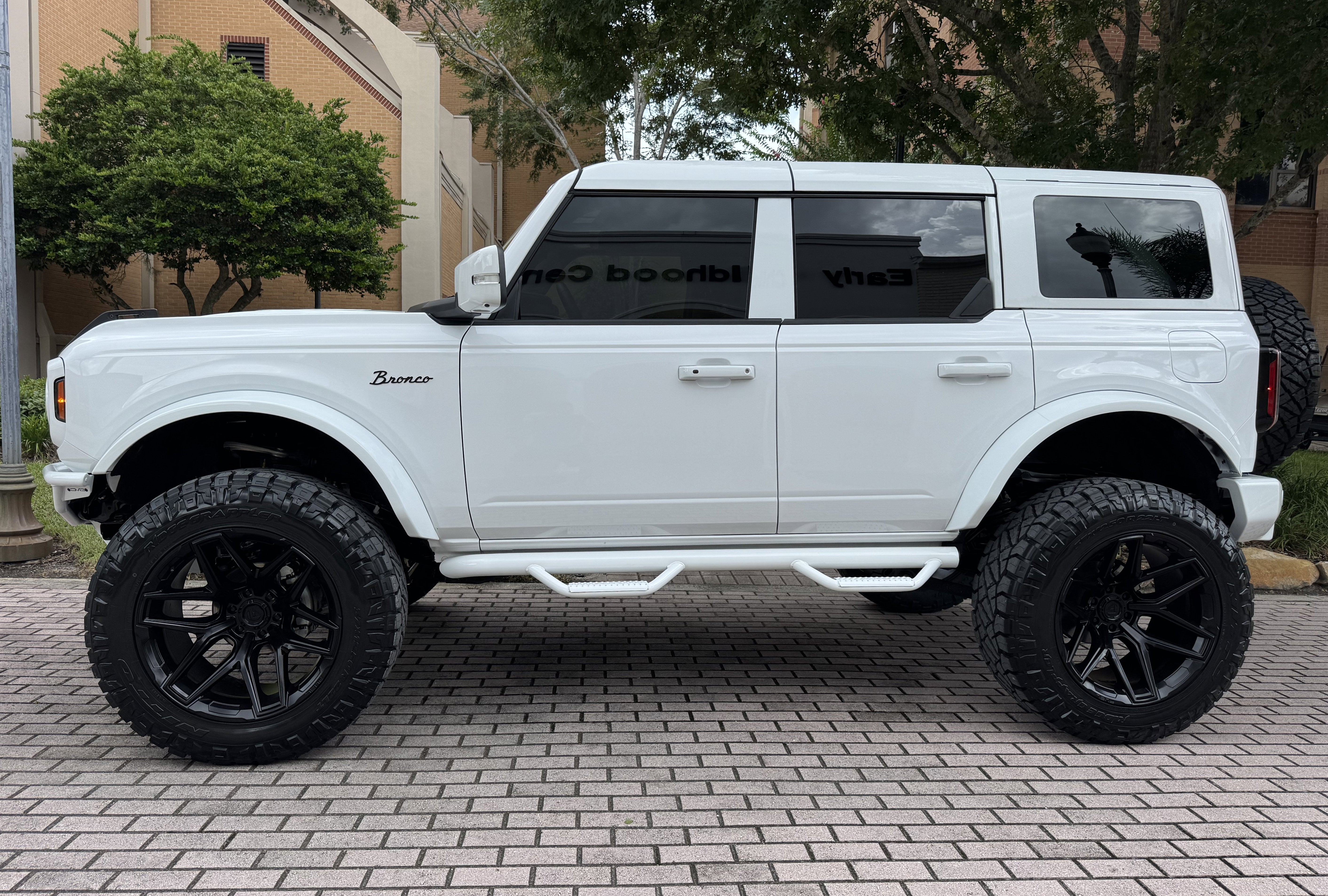 2025 Ford Bronco Outer Banks V6 Luxury Package Hard Top Custom Lifted