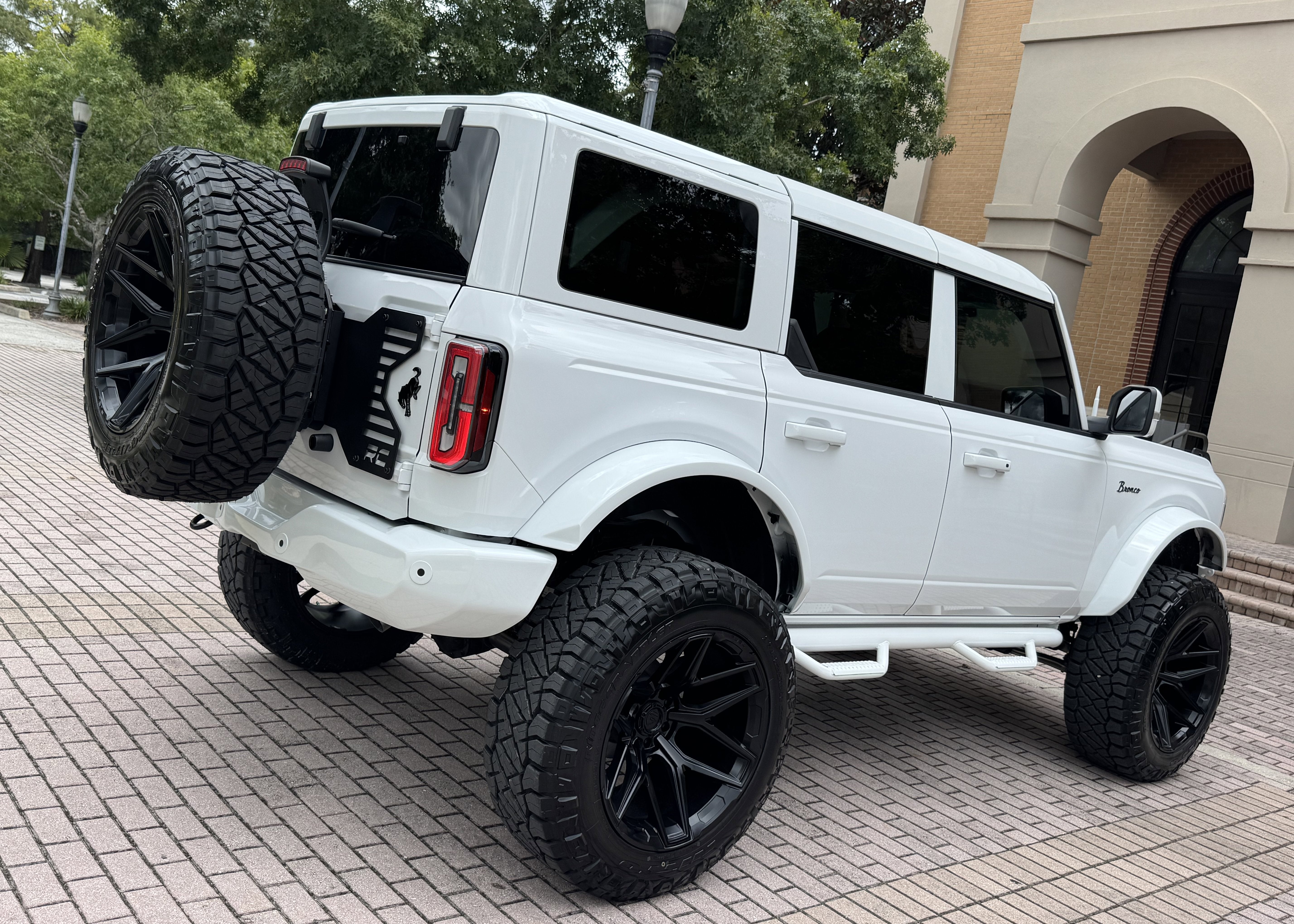 2025 Ford Bronco Outer Banks V6 Luxury Package Hard Top Custom Lifted