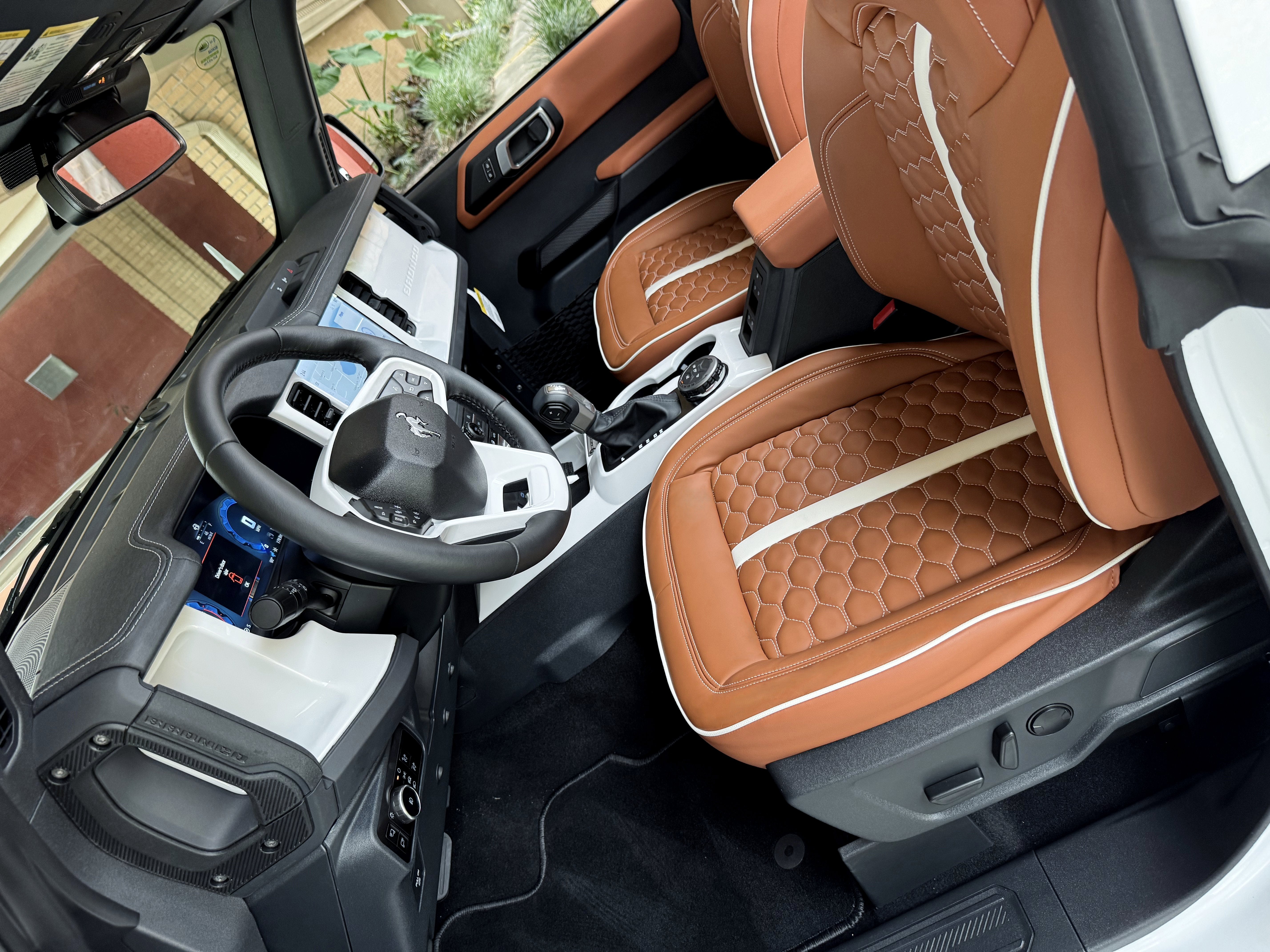 2025 Ford Bronco Outer Banks V6 Luxury Package Hard Top Custom Lifted