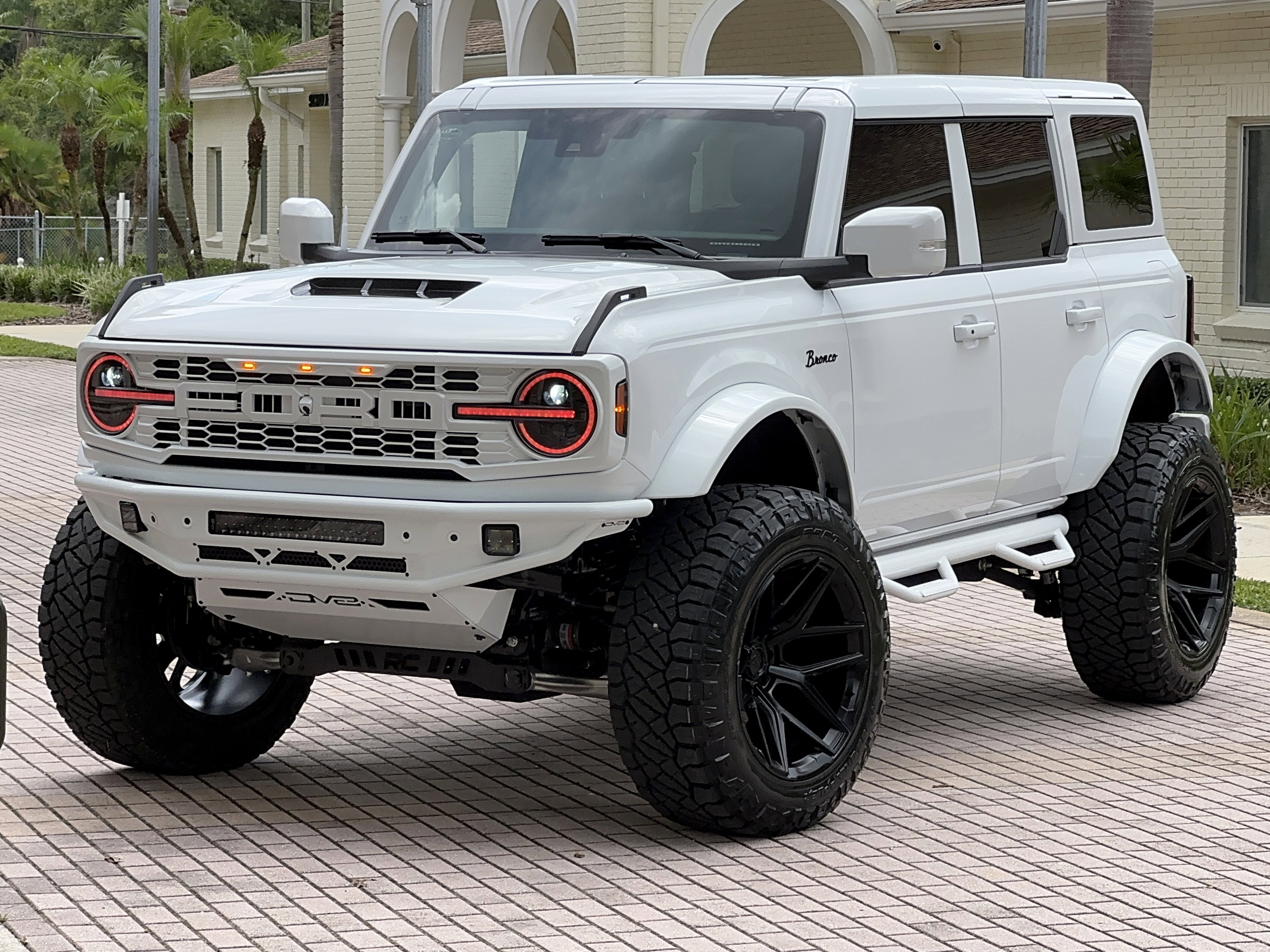 2025 Ford Bronco Outer Banks V6 Luxury Package Hard Top Custom Lifted