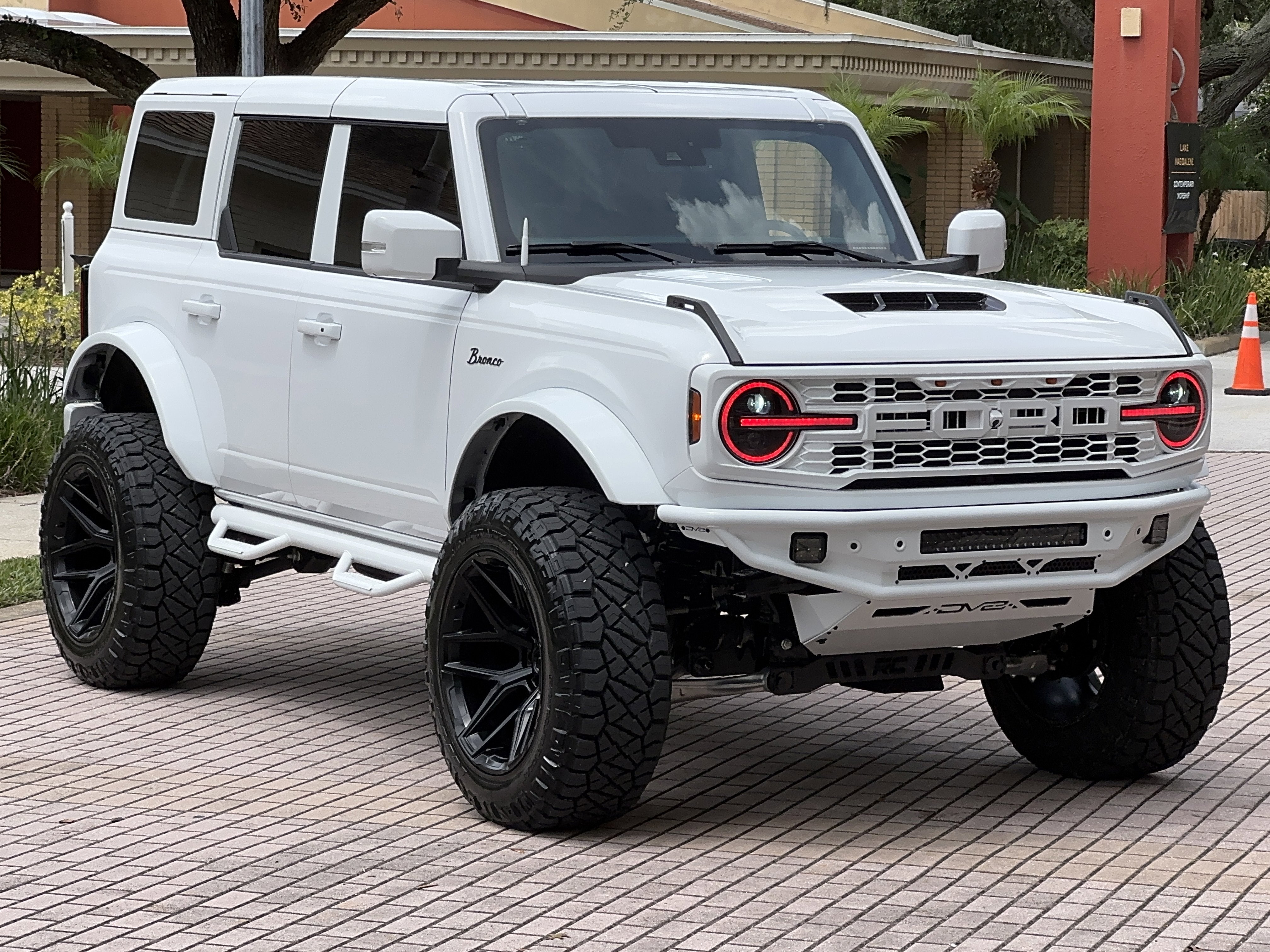 2025 Ford Bronco Outer Banks V6 Luxury Package Hard Top Custom Lifted