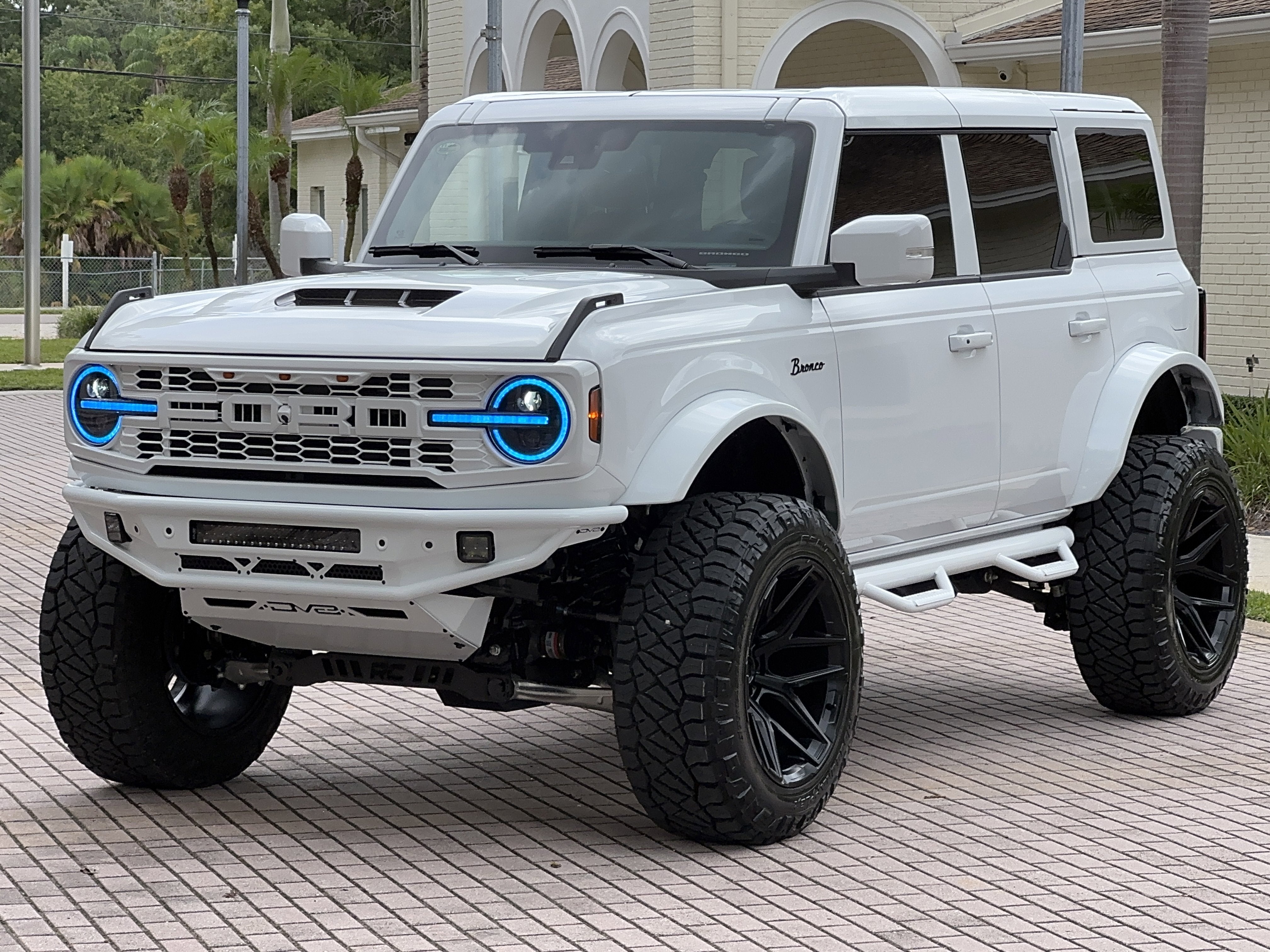 2025 Ford Bronco Outer Banks V6 Luxury Package Hard Top Custom Lifted